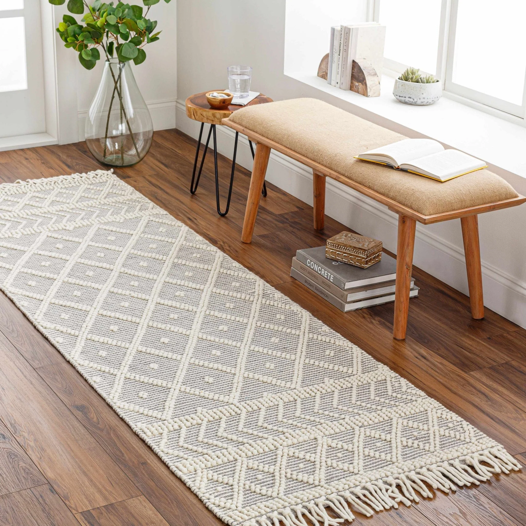 Hand Woven Ivory and Gray Modern Geometrical Tassel design Wool Area Rug - Image 7