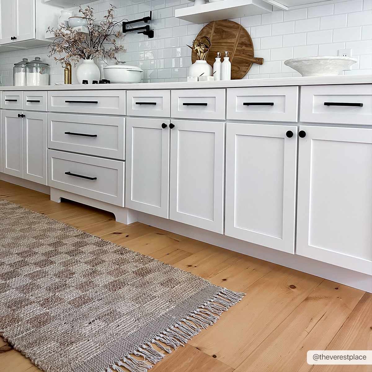 Hand Woven Modern Geometrical Ivory and Brown Checkered Jute Area Rug - Image 10
