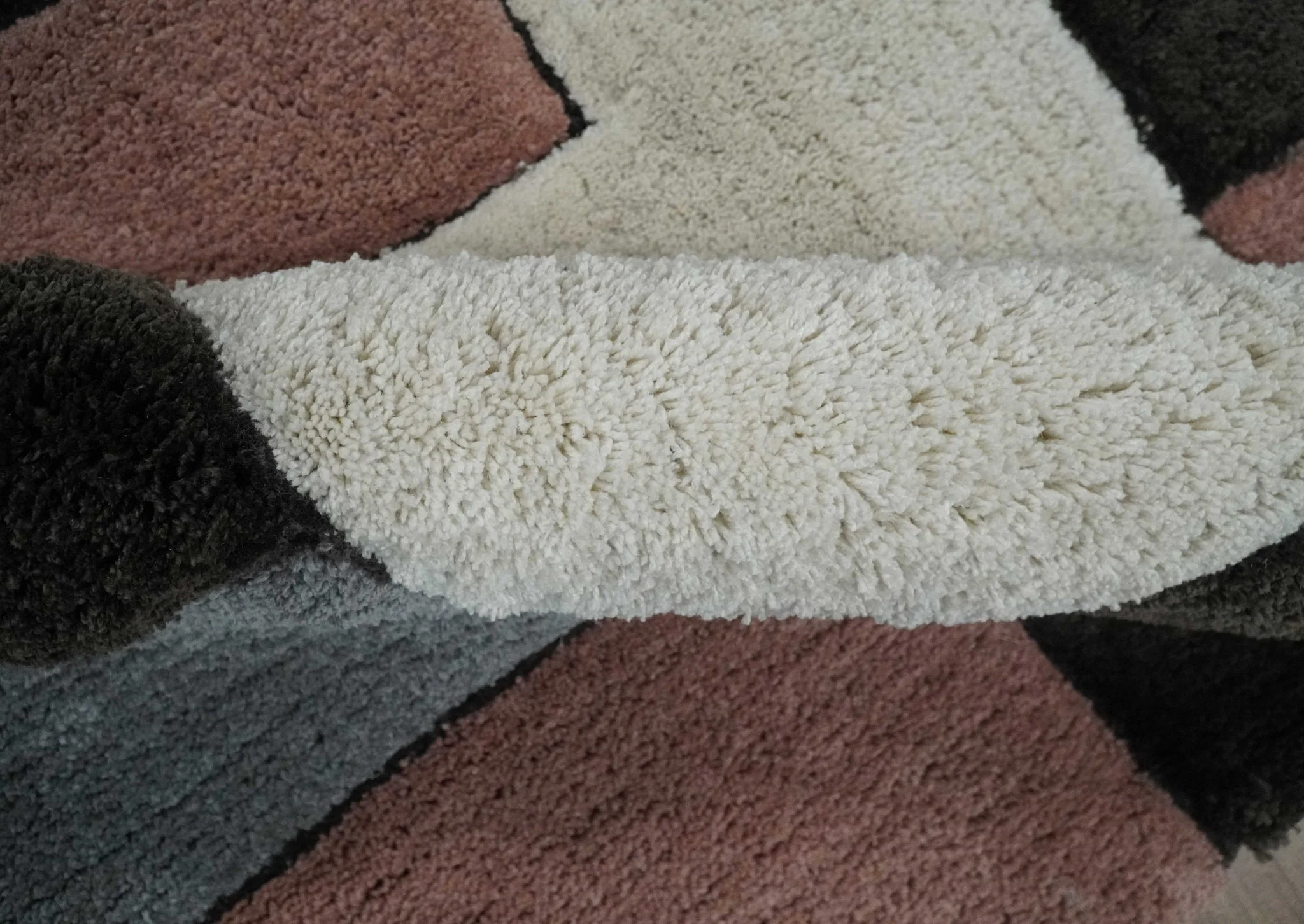 3x5, 4x6 and 5x7 Hand Woven Shag Ivory. Charcoal and Peach Art Silk Soft Viscose Area Rug - Image 6