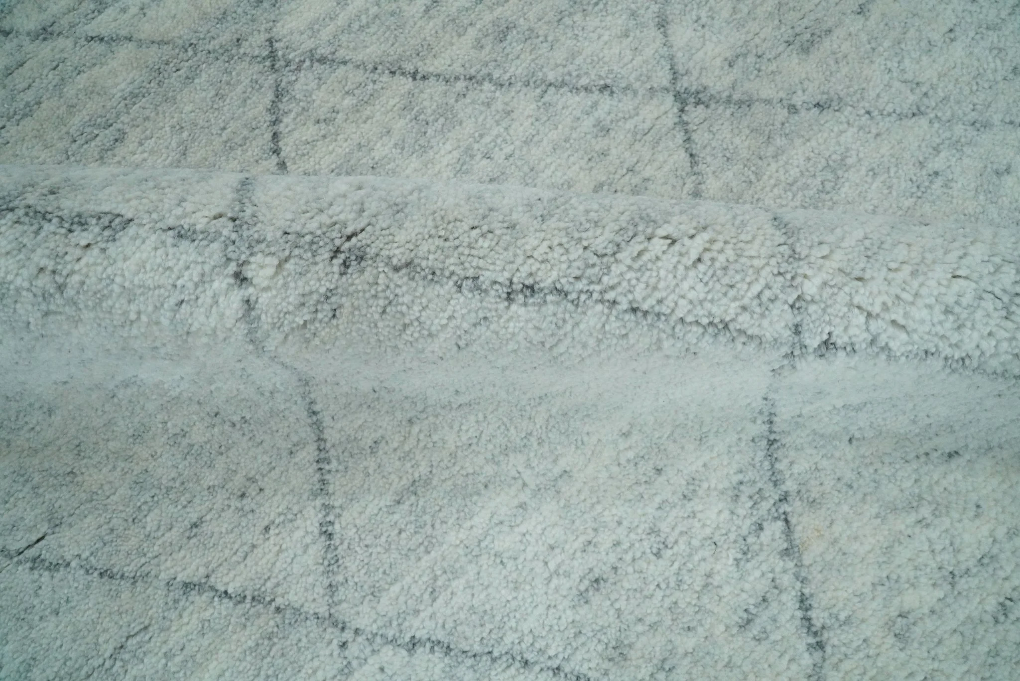 Hand Woven Silver and Gray 8x10 Trellis Moroccan Rug Made with Fine Wool | TRDCP105810 - Image 10