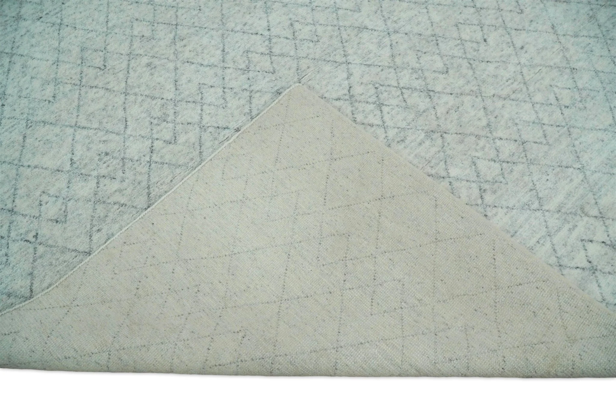 Hand Woven Silver and Gray 9x12 Trellis Moroccan Rug Made with Fine Wool | TRDCP100912 - Image 8
