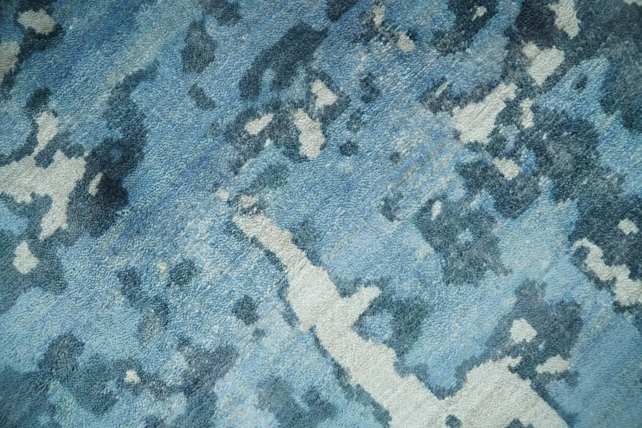Handmade 8x10 Blue and Ivory Bamboo Silk Area Rug - Image 4