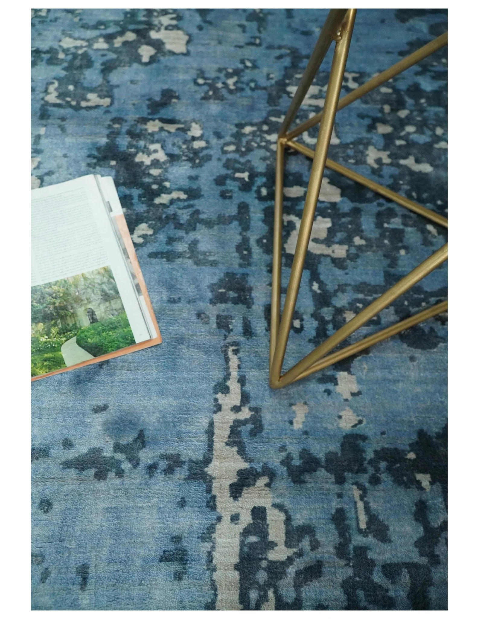 Handmade 8x10 Blue and Ivory Bamboo Silk Area Rug - Image 7