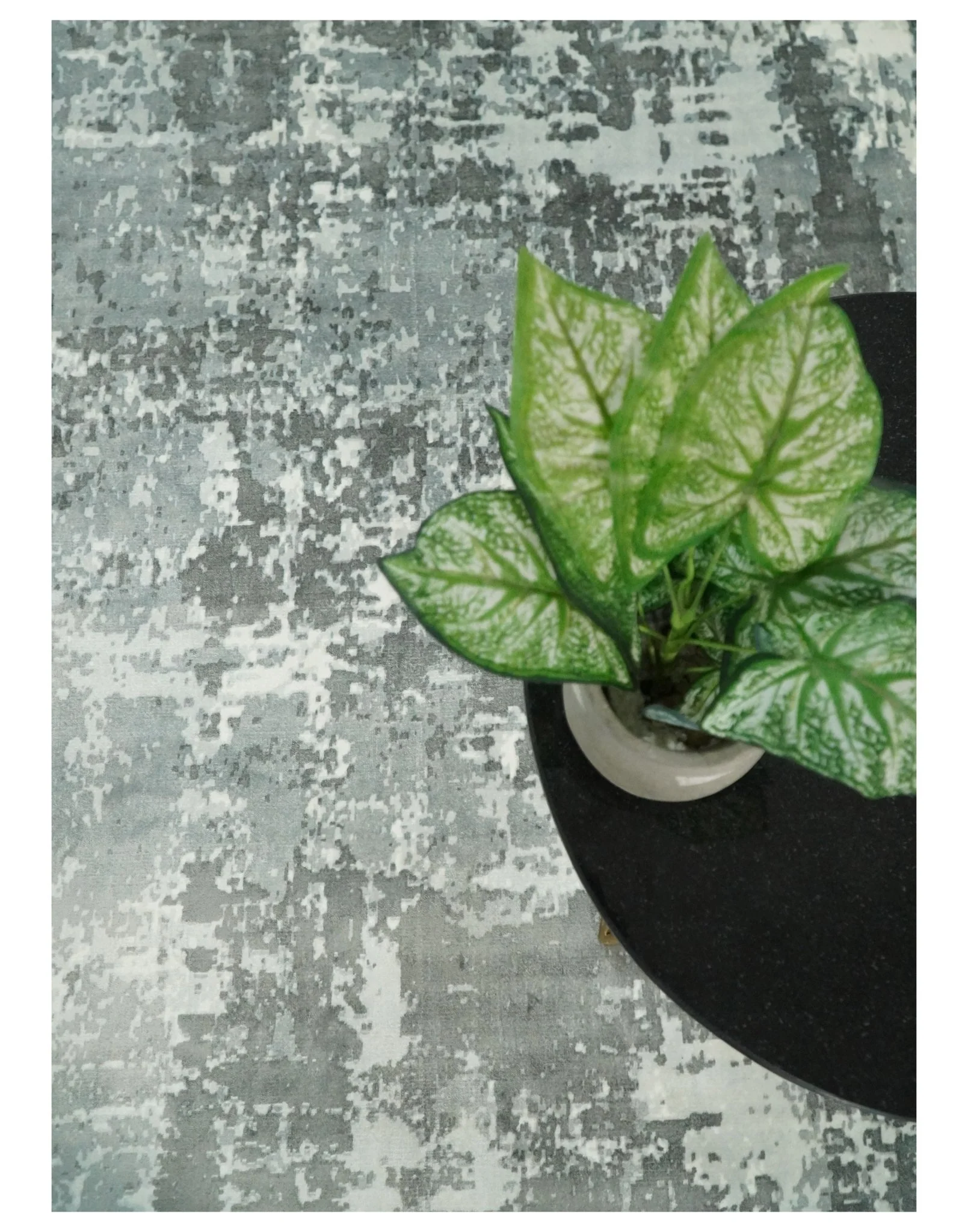 Handmade 8x10 Ivory, gray and Charcoal Blended Wool and Bamboo Silk Area Rug - Image 4