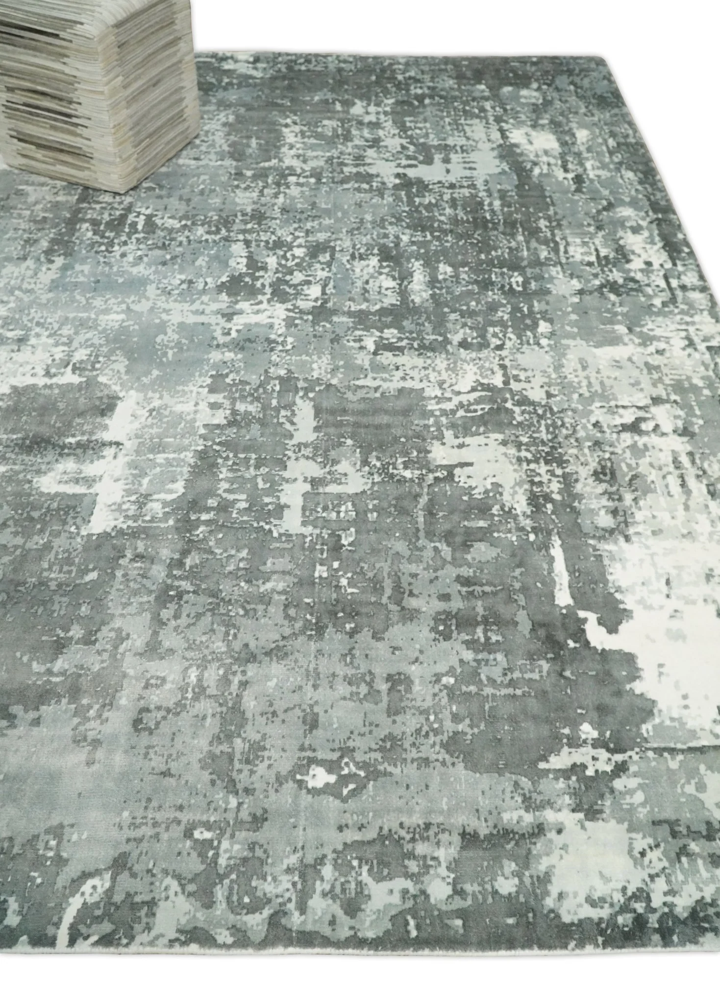 Handmade 8x10 Ivory, gray and Charcoal Blended Wool and Bamboo Silk Area Rug - Image 6