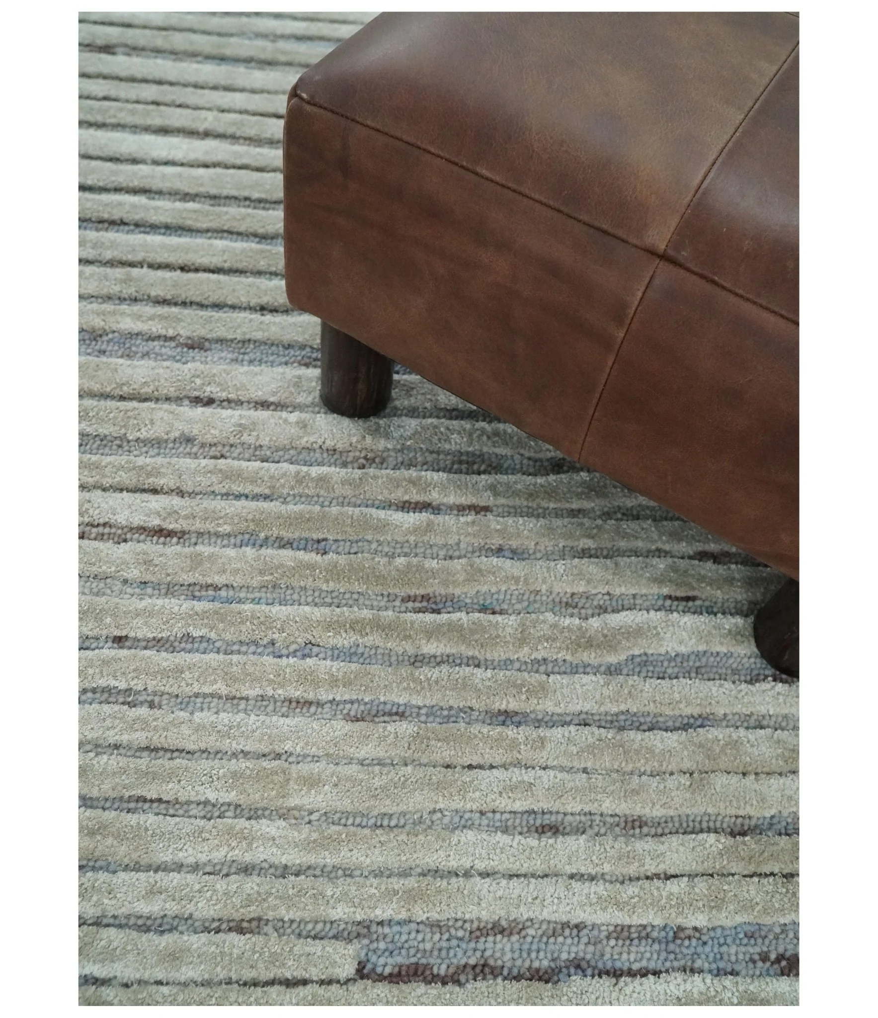 Beige and Blue Handmade 8x10 Wool and Silk Area Rug - Image 8