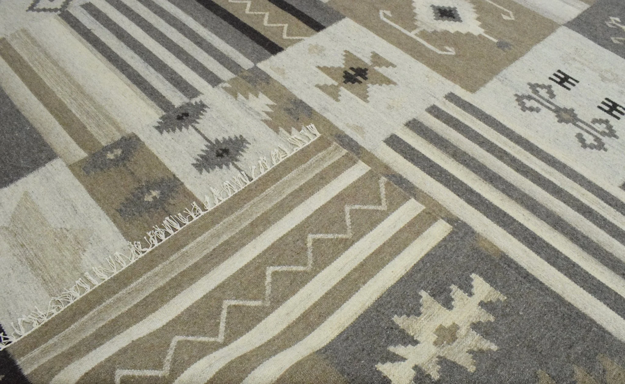 Handwoven Tribal Patterns Brown and Gray Wool Area Rug - Image 6