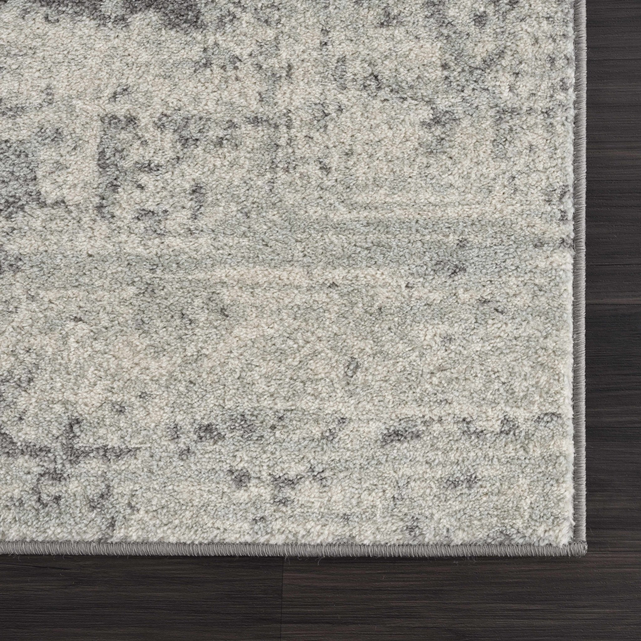 Traditional Heriz Design Gray and Beige Medallion Area Rug - Image 16