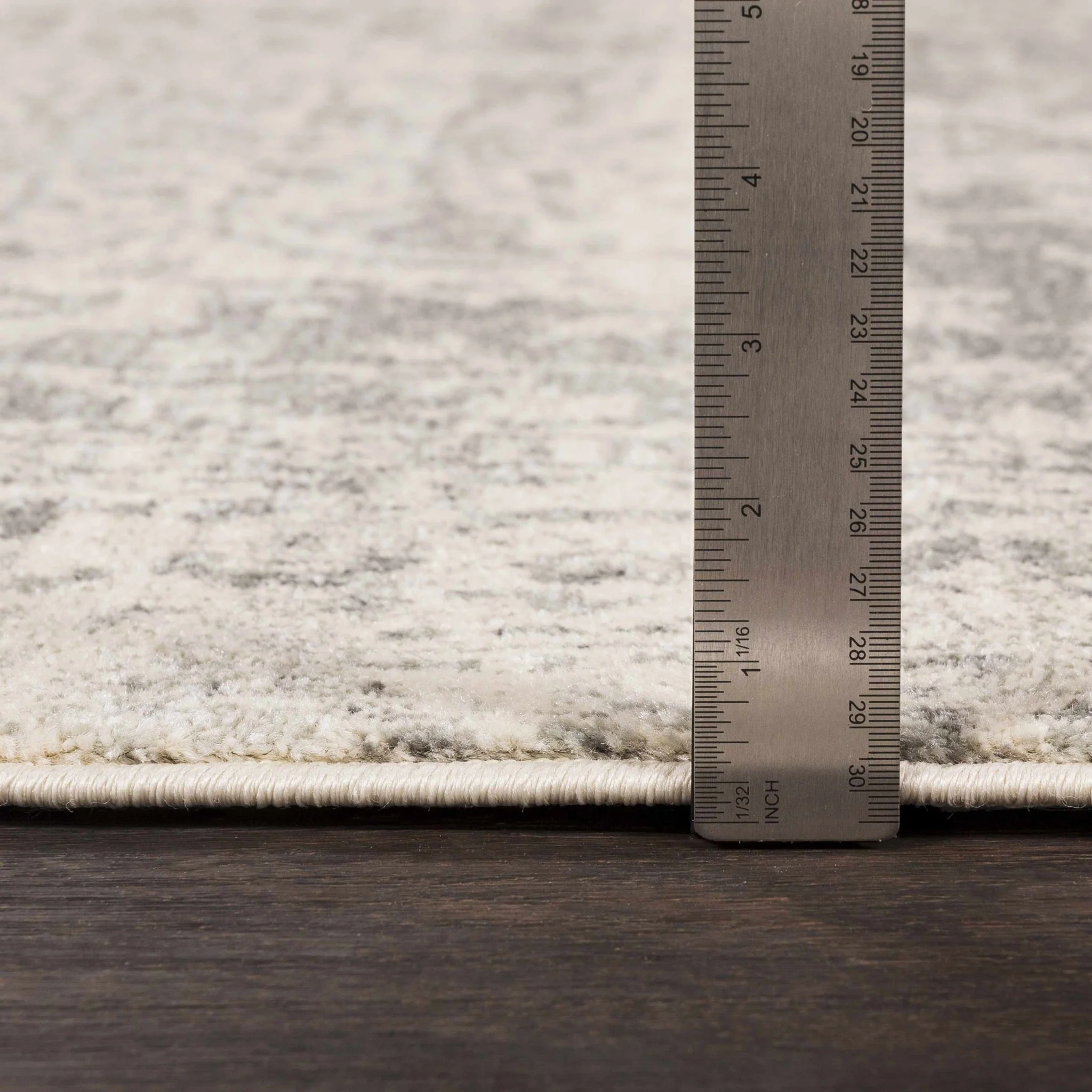 Traditional Heriz Design Gray and Beige Medallion Area Rug - Image 27