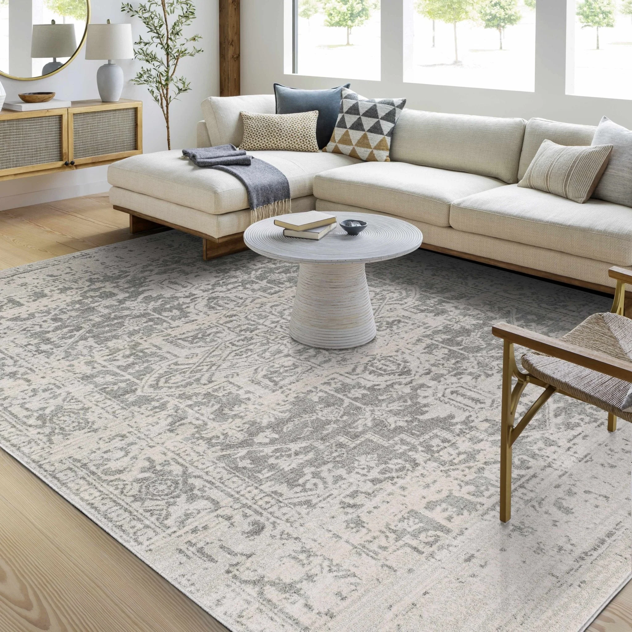 Traditional Heriz Design Gray and Beige Medallion Area Rug - Image 38