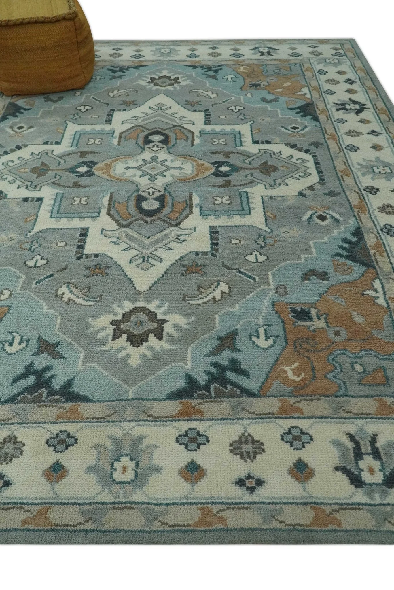 Traditional Heriz Gray and Ivory 7x9 and 8x10 Floral Hand Knotted wool Area Rug - Image 3