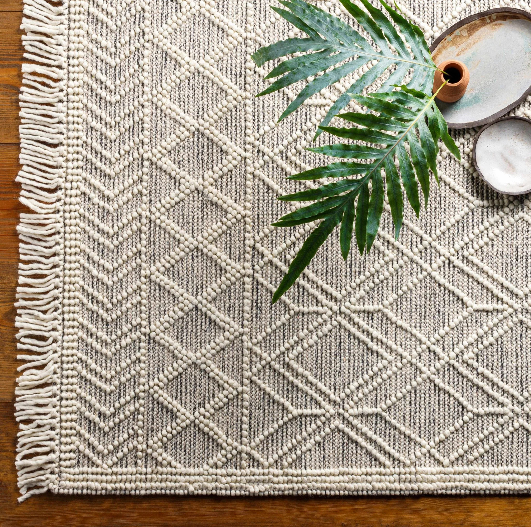 Transitional Hand Woven Ivory and Beige Tasseled Texture Wool Cotton Blended Rug - Image 3