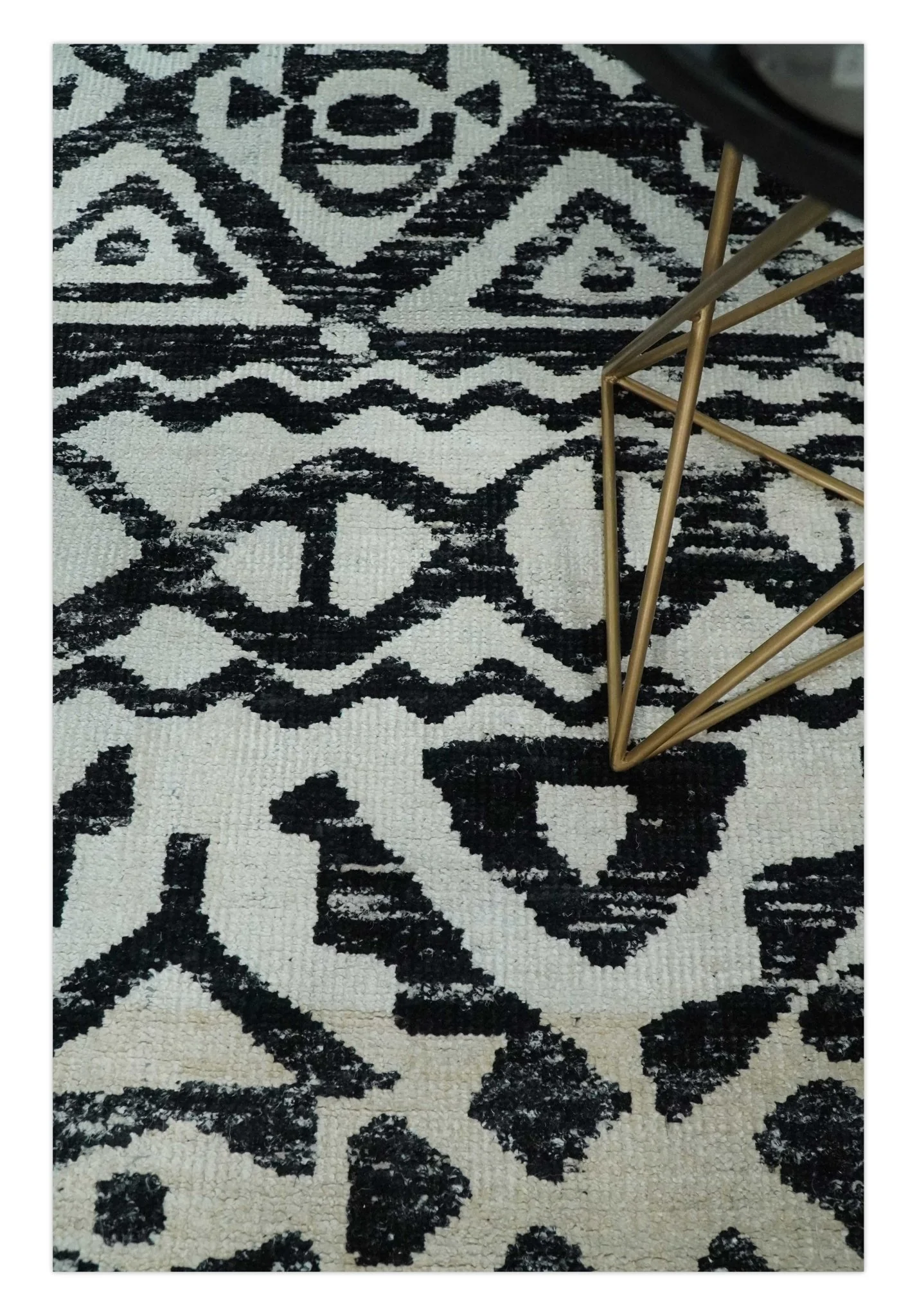 Hand Knotted Ivory and Black Antique Design Contemporary Recycled Silk Area Rug - Image 2