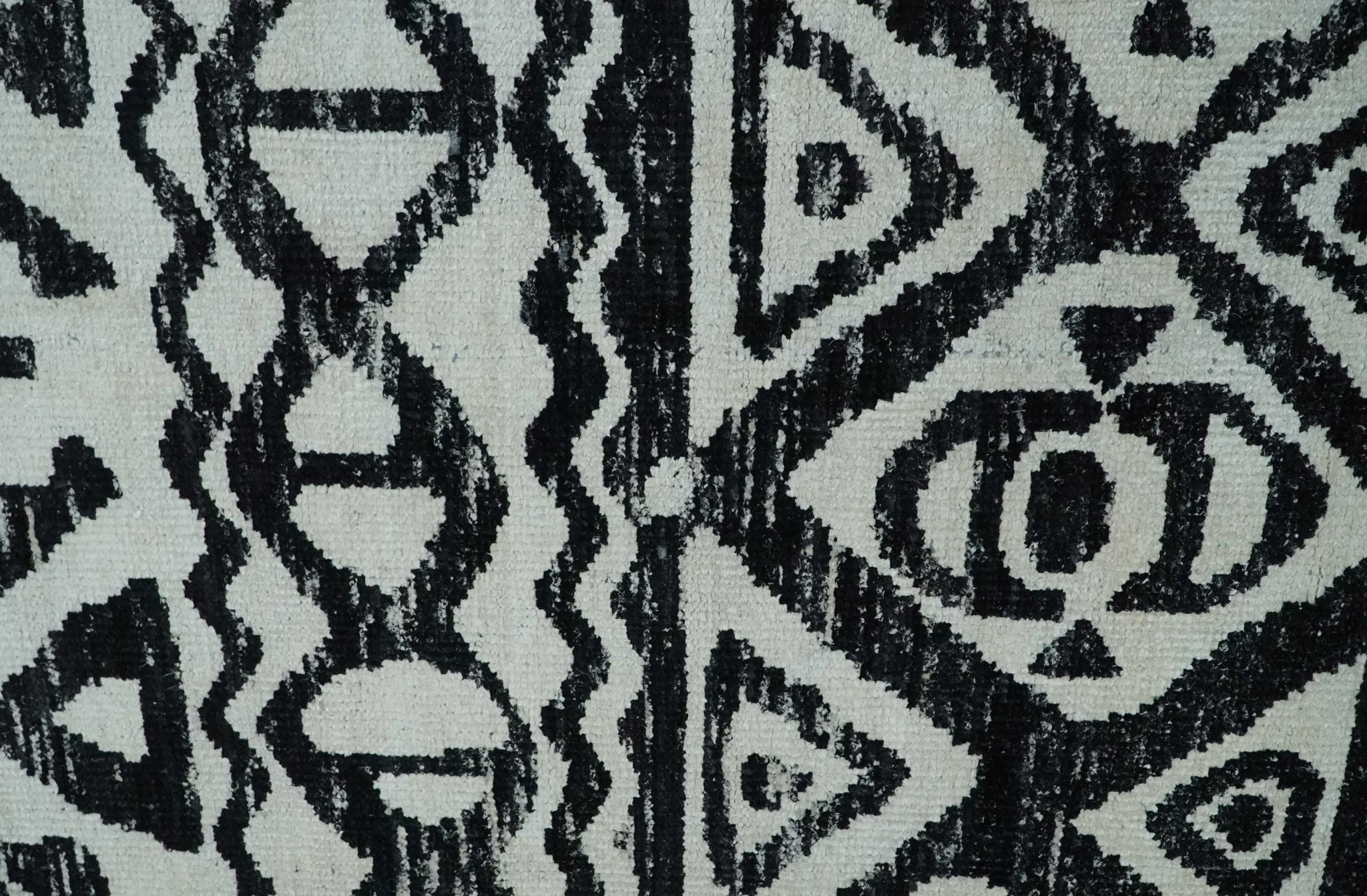 Hand Knotted Ivory and Black Antique Design Contemporary Recycled Silk Area Rug - Image 9