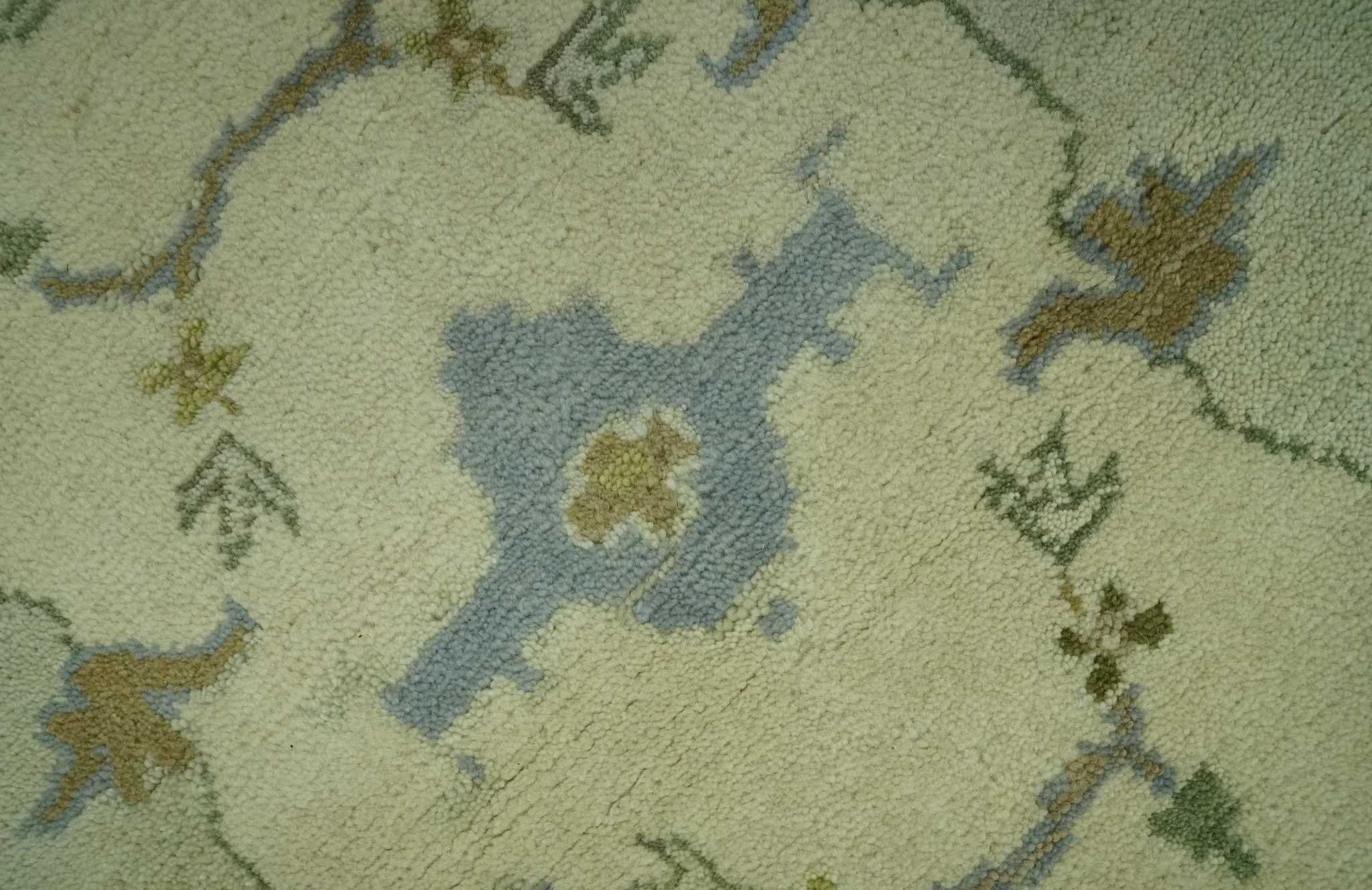 Ivory and Blue 6x9 Hand Knotted Traditional Oriental Oushak wool area rug - Image 4