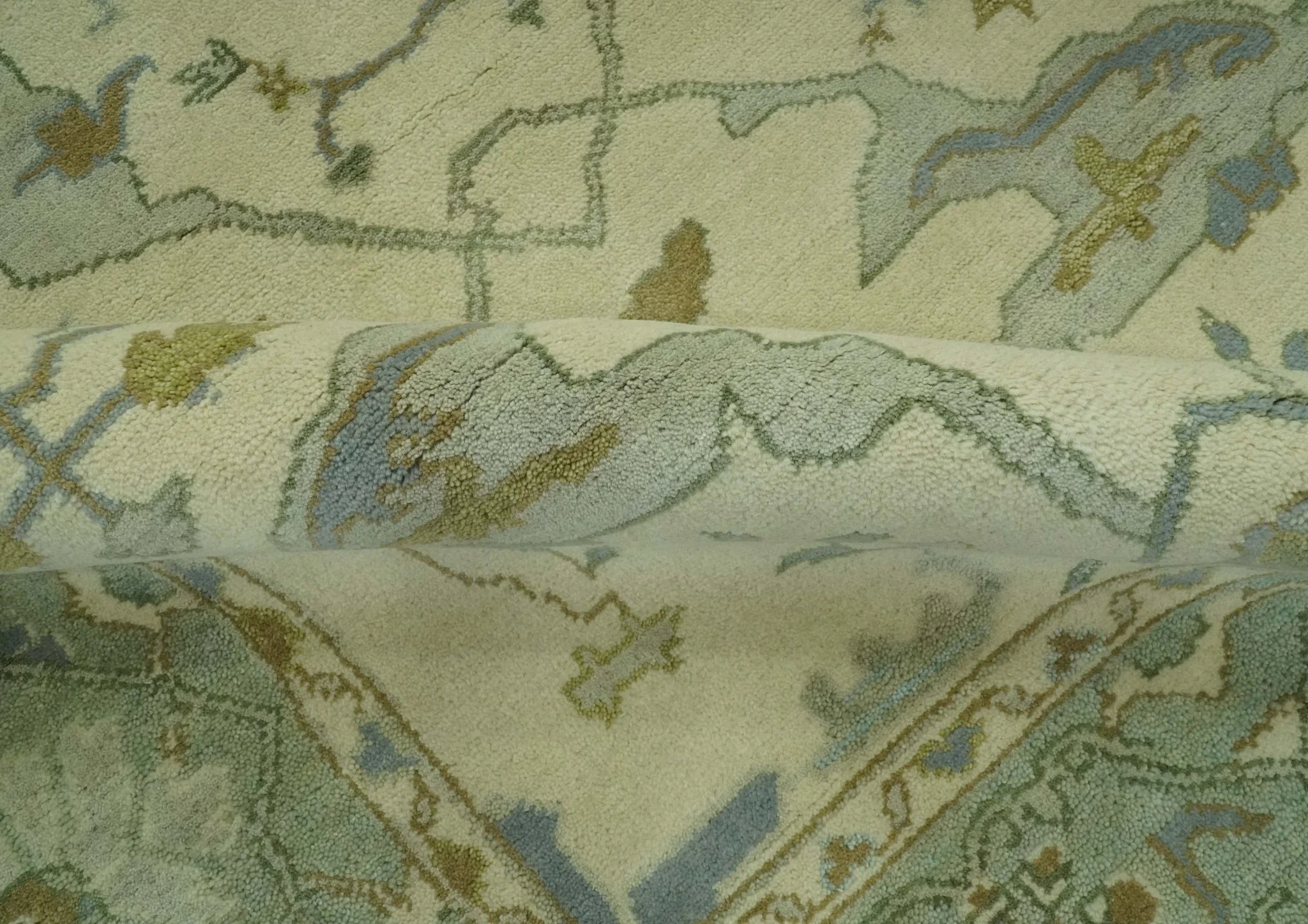 Ivory and Blue 6x9 Hand Knotted Traditional Oriental Oushak wool area rug - Image 6