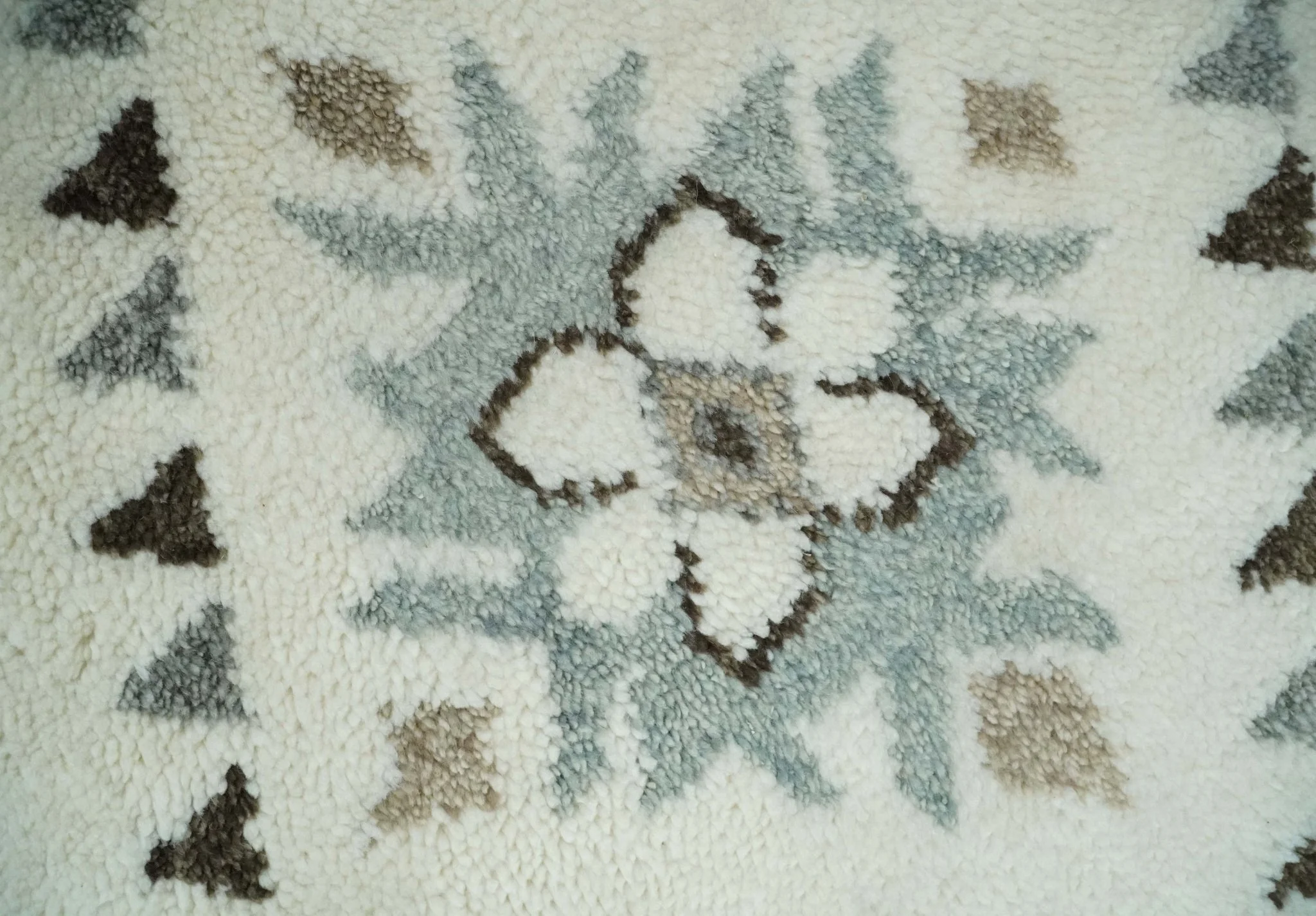 Tribal Design 8x10 Ivory and Brown Traditional Geometrical Pattern Hand Knotted Wool Area Rug - Image 4