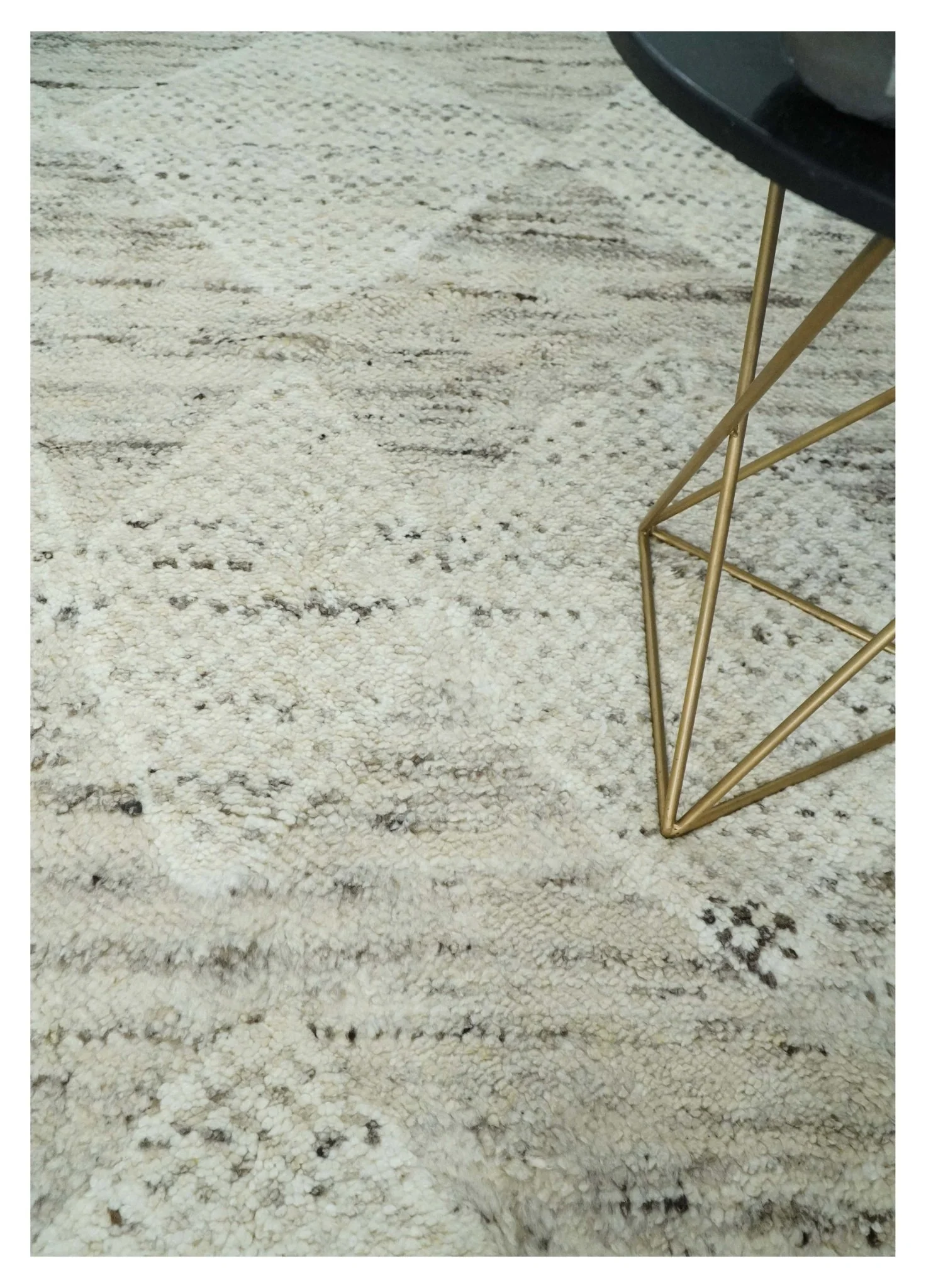 Contemporary Woolen Ivory and Brown 8.4x10.5 hand knotted Geometrical Area rug - Image 2