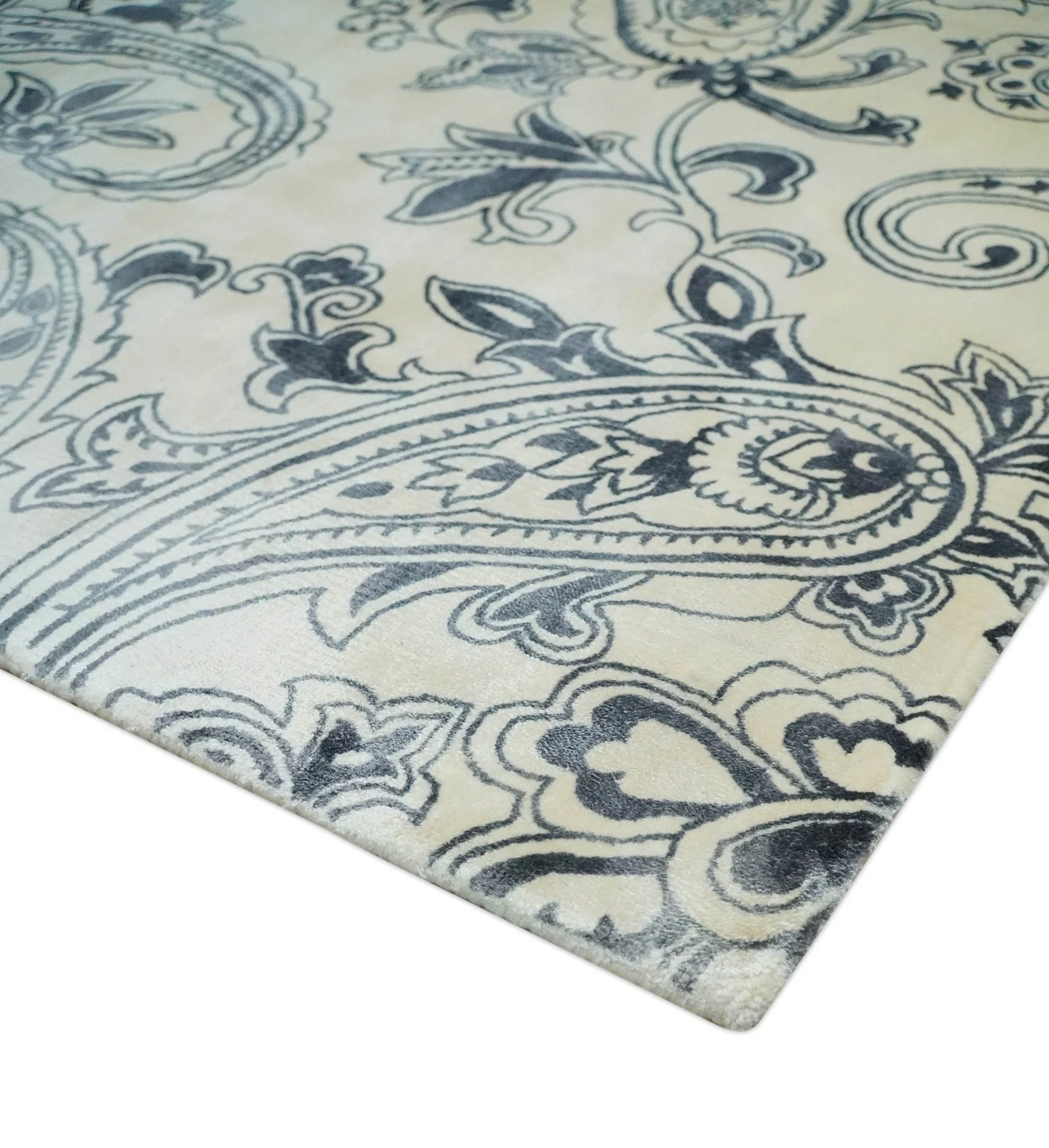 Premium Style Ivory and Charcoal Hand loom 5.6x8 Boteh Design Viscose Area Rug - Image 6
