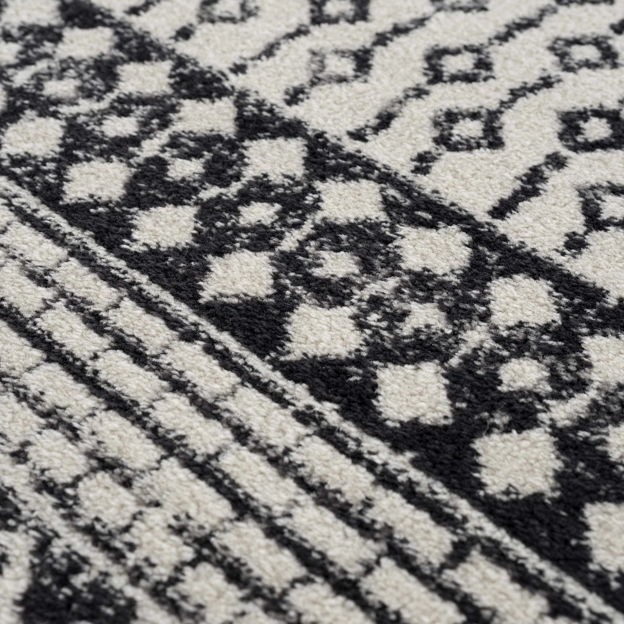 Tribal look Ivory and Charcoal Traditional Geometrical Design Rug - Image 15