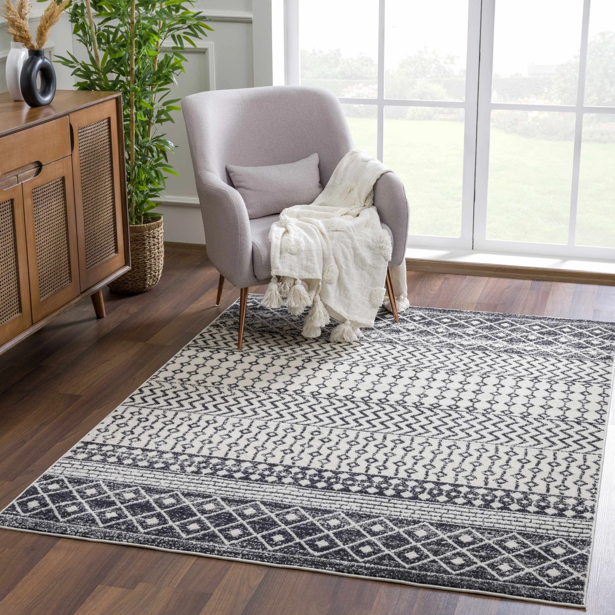 Tribal look Ivory and Charcoal Traditional Geometrical Design Rug - Image 3