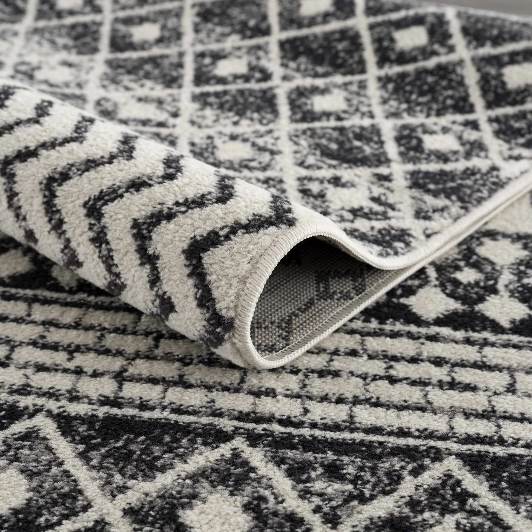 Tribal look Ivory and Charcoal Traditional Geometrical Design Rug - Image 9