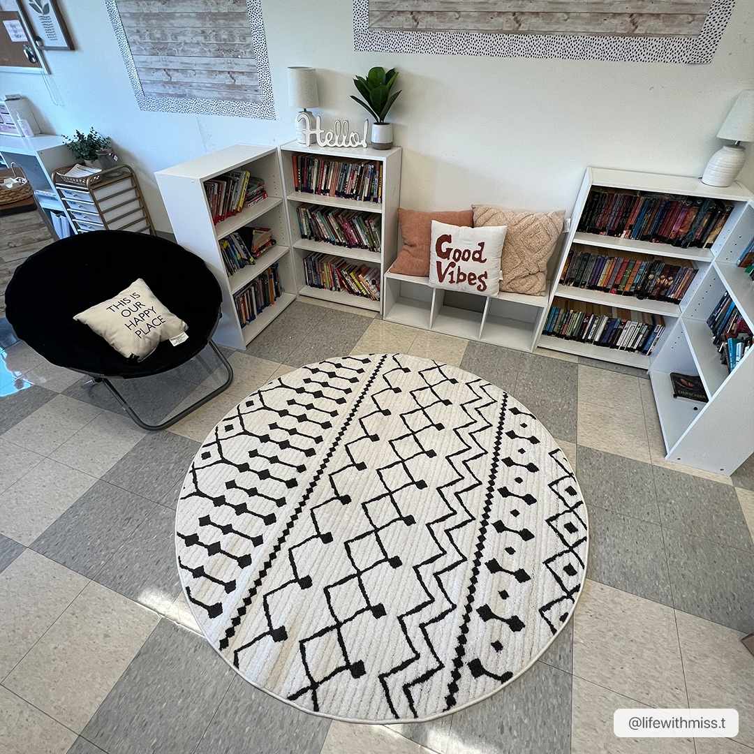 Ivory and Charcoal Traditional Tribal Design Multi size area rug - Image 4