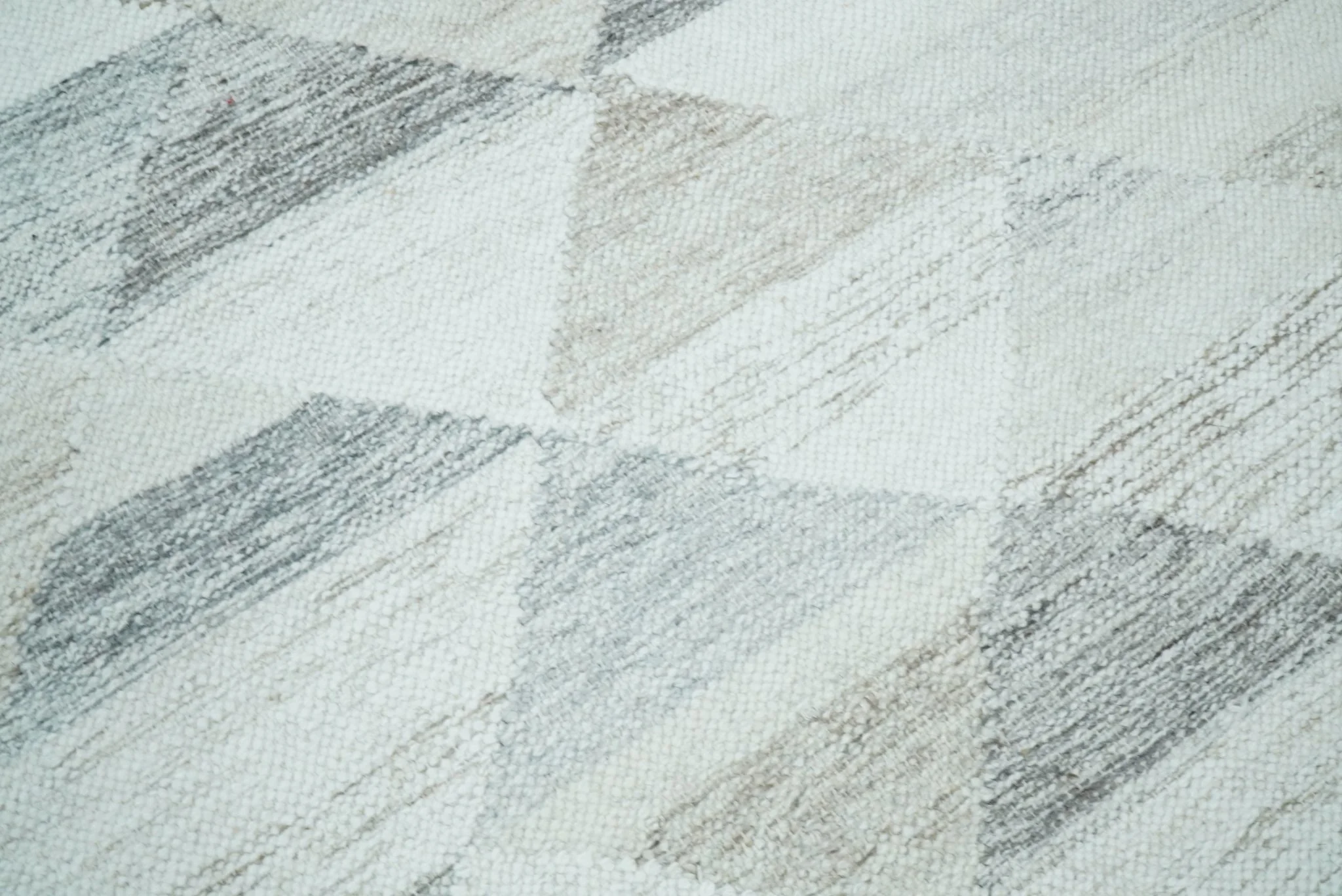 Ivory and Gray Boho Kilim Rug made with Fine Wool Blend | SE5 - Image 4