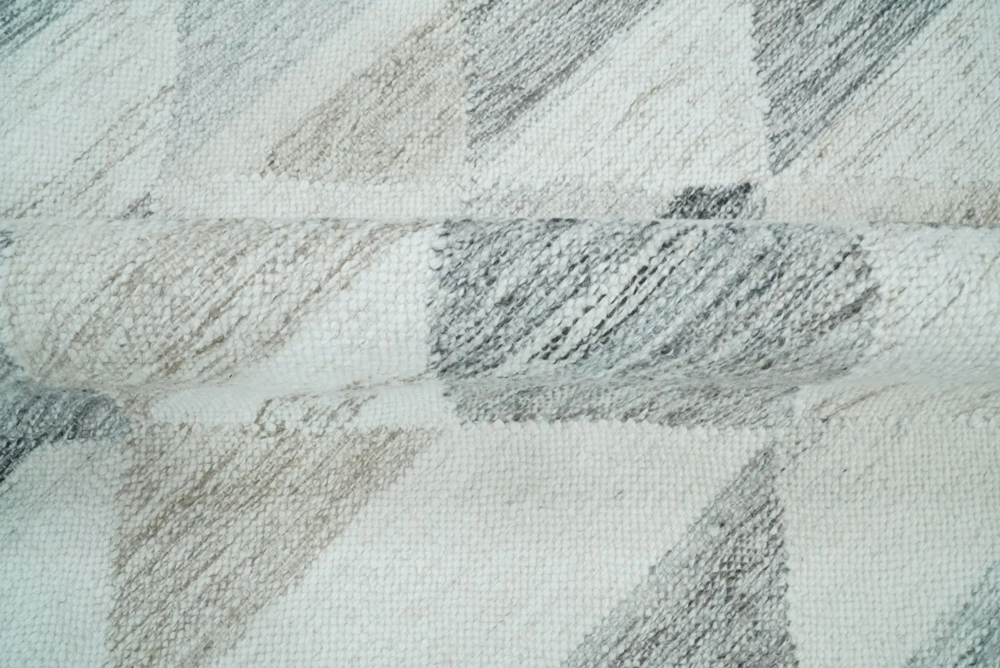 Ivory and Gray Boho Kilim Rug made with Fine Wool Blend | SE5 - Image 8