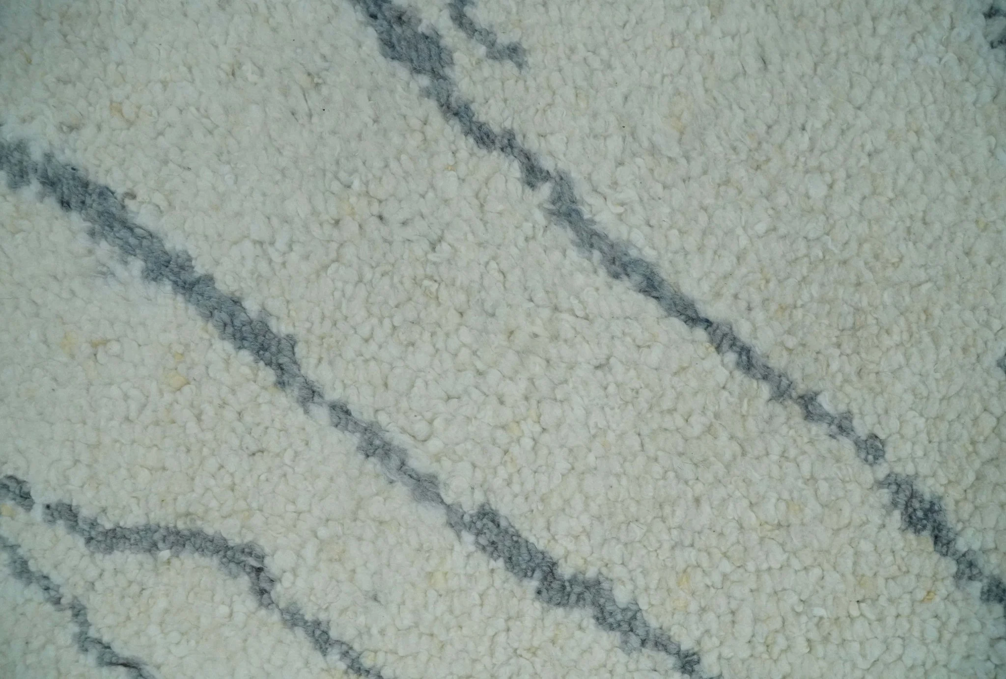 Contemporary Ivory and Gray 8.5x10.2 Stripes Pattern Hand knotted wool area rug - Image 4