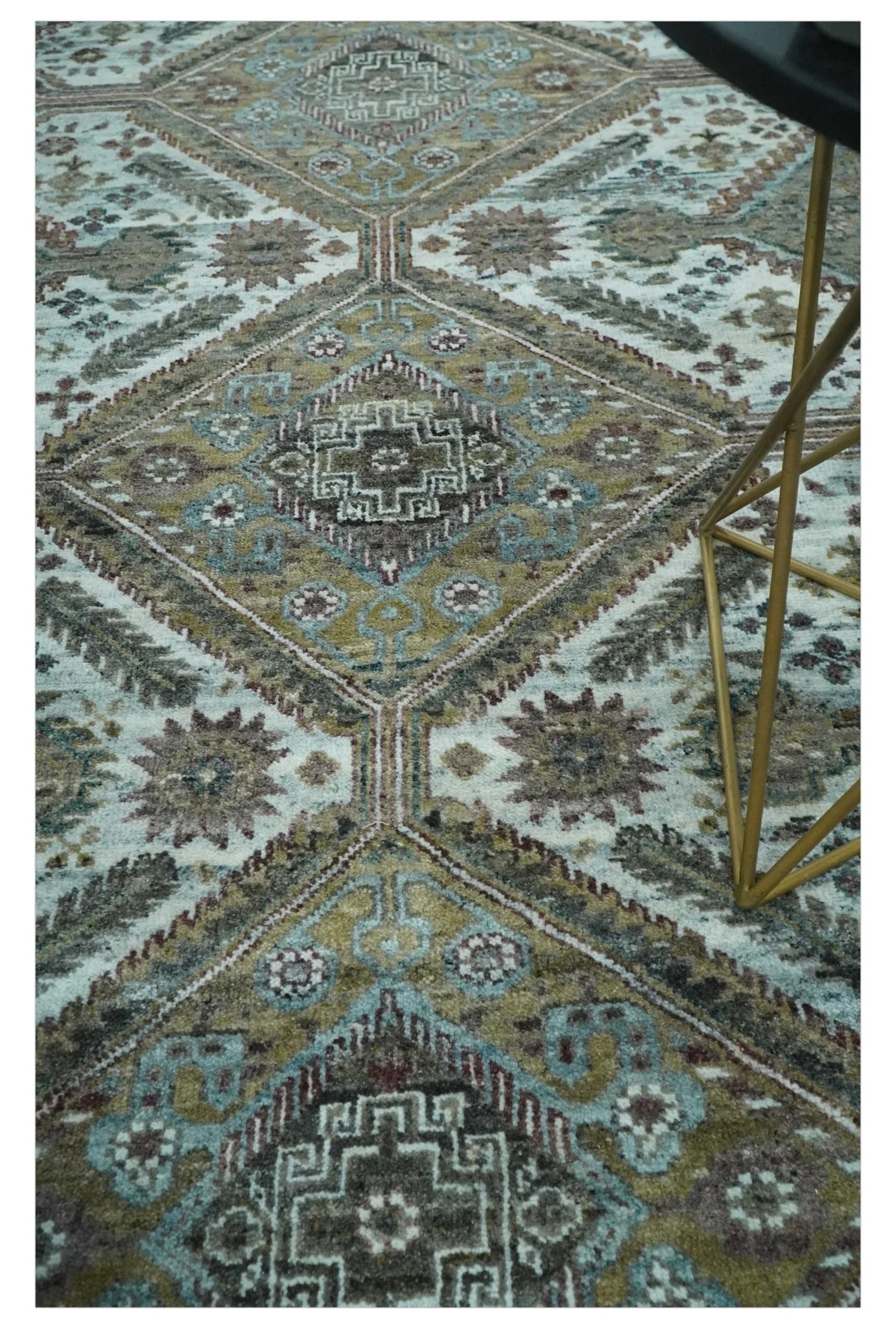 Ivory and Olive 8x10 Hand Knotted Traditional Design wool area rug - Image 2