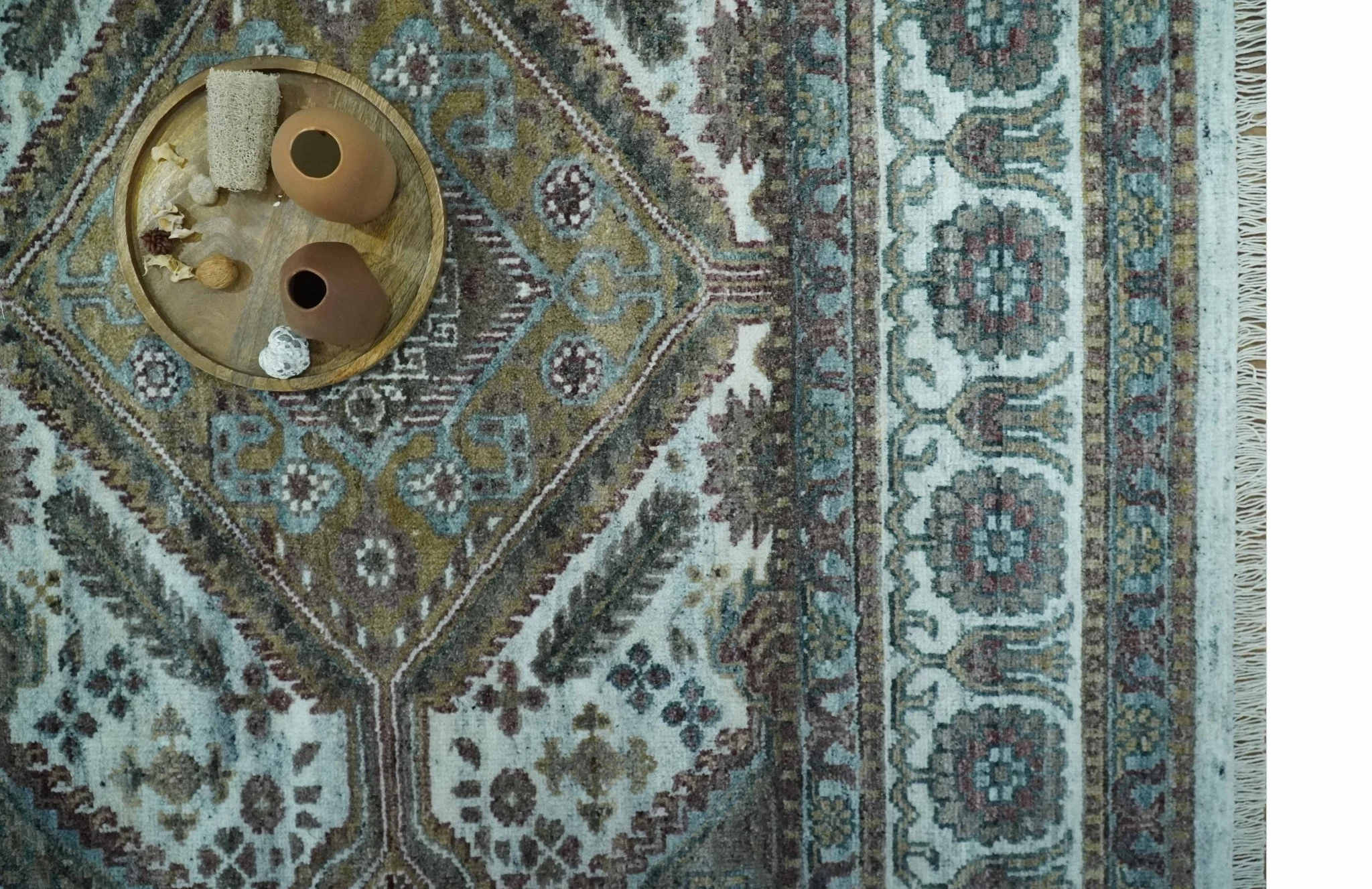 Ivory and Olive 8x10 Hand Knotted Traditional Design wool area rug - Image 9