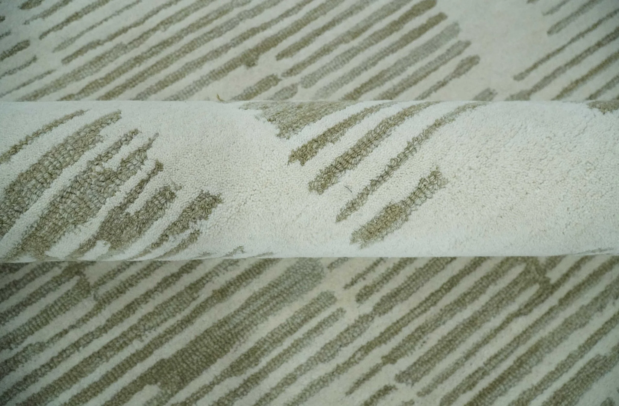 Ivory and Olive Modern Stripes Design Hand Tufted 8x10 wool Area Rug, Kids, Living Room and Bedroom Rug - Image 7