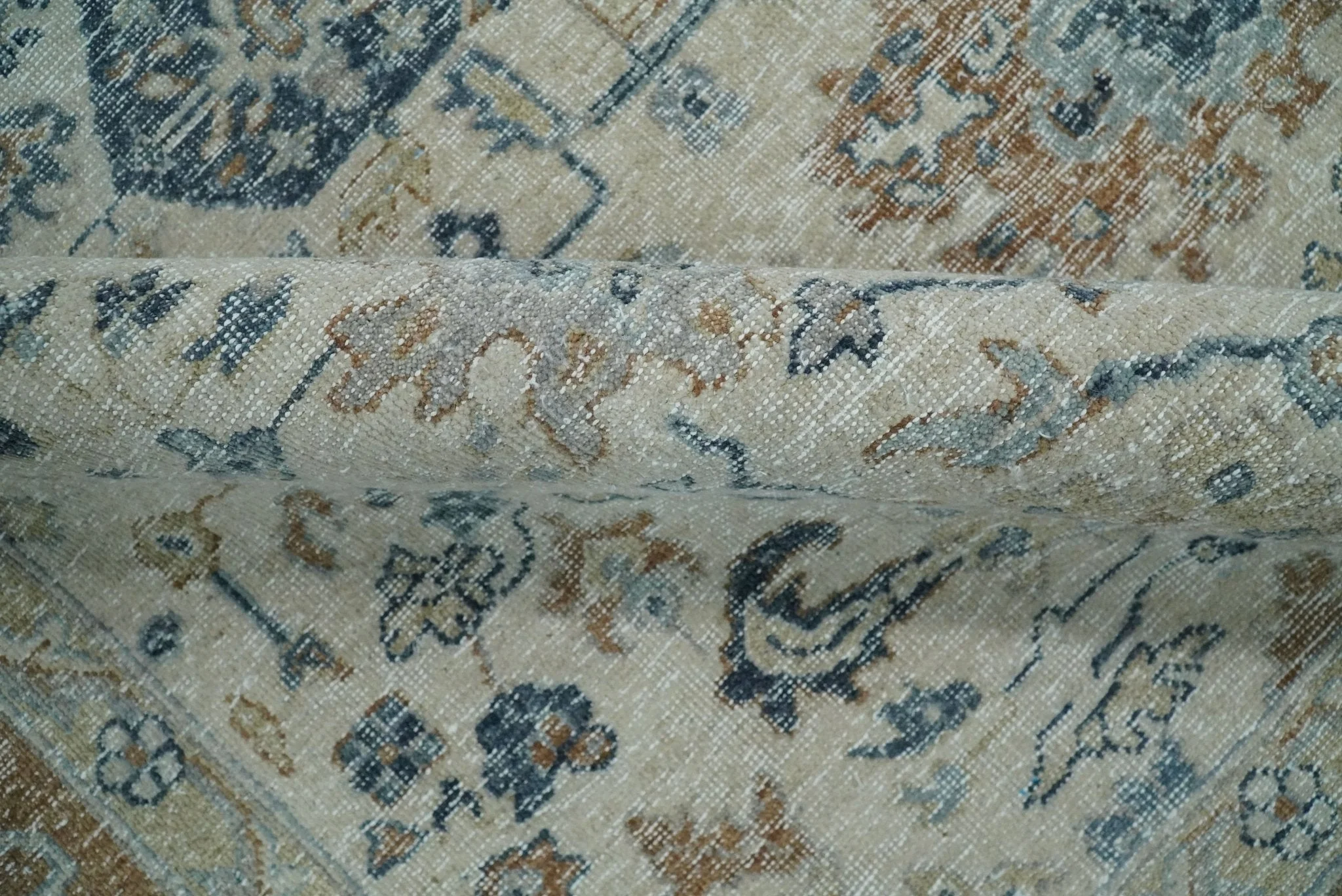 Vintage Style Ivory and Rust 8x10 Traditional Textured Low Pile Wool Rug - Image 7