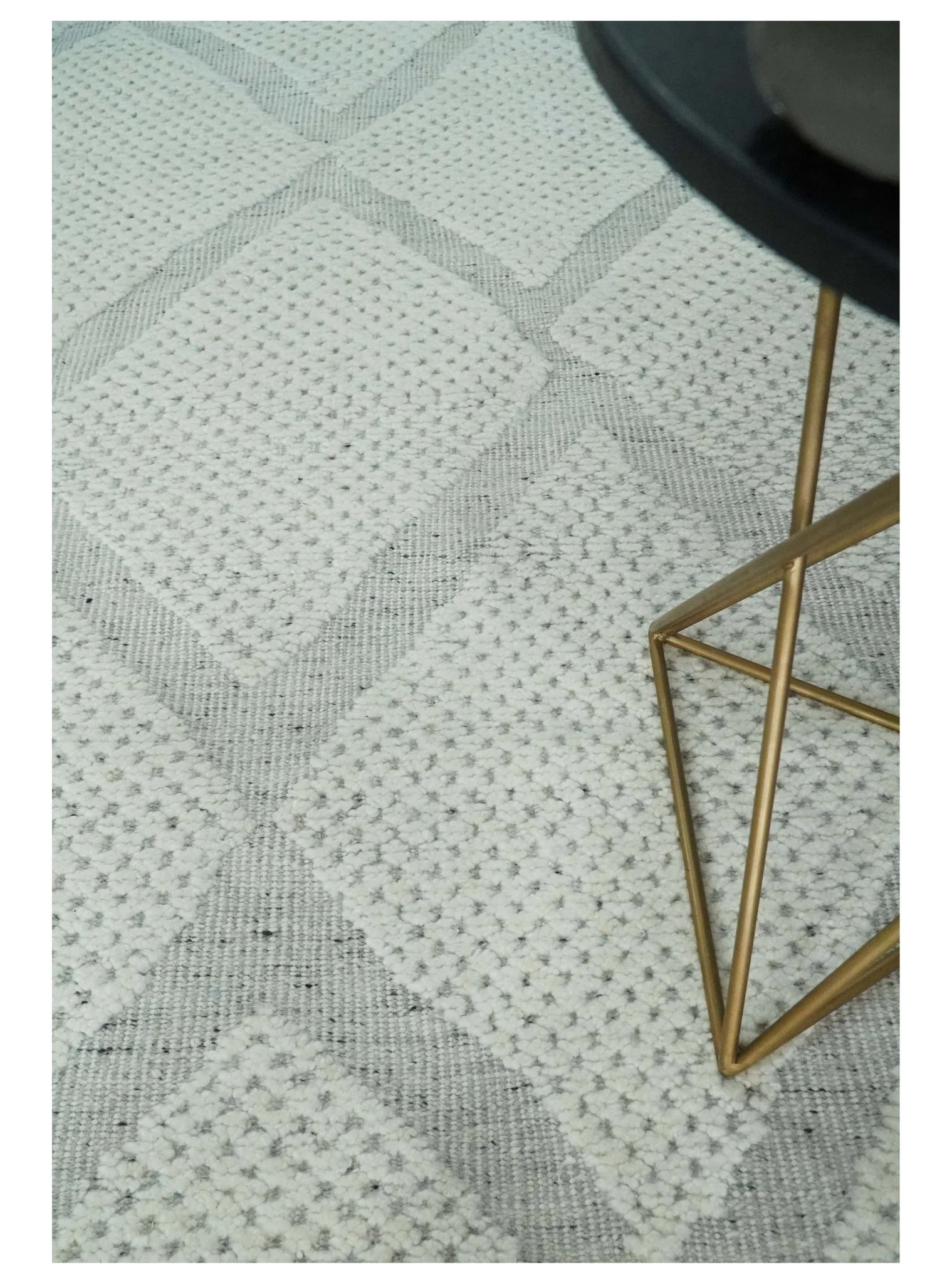 Contemporary 8x10 Ivory and Silver Traditional Geometrical Pattern Hand Knotted Wool Area Rug - Image 2