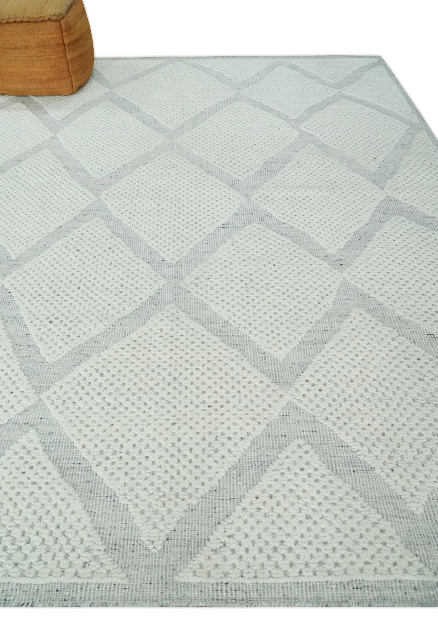 Contemporary 8x10 Ivory and Silver Traditional Geometrical Pattern Hand Knotted Wool Area Rug - Image 3