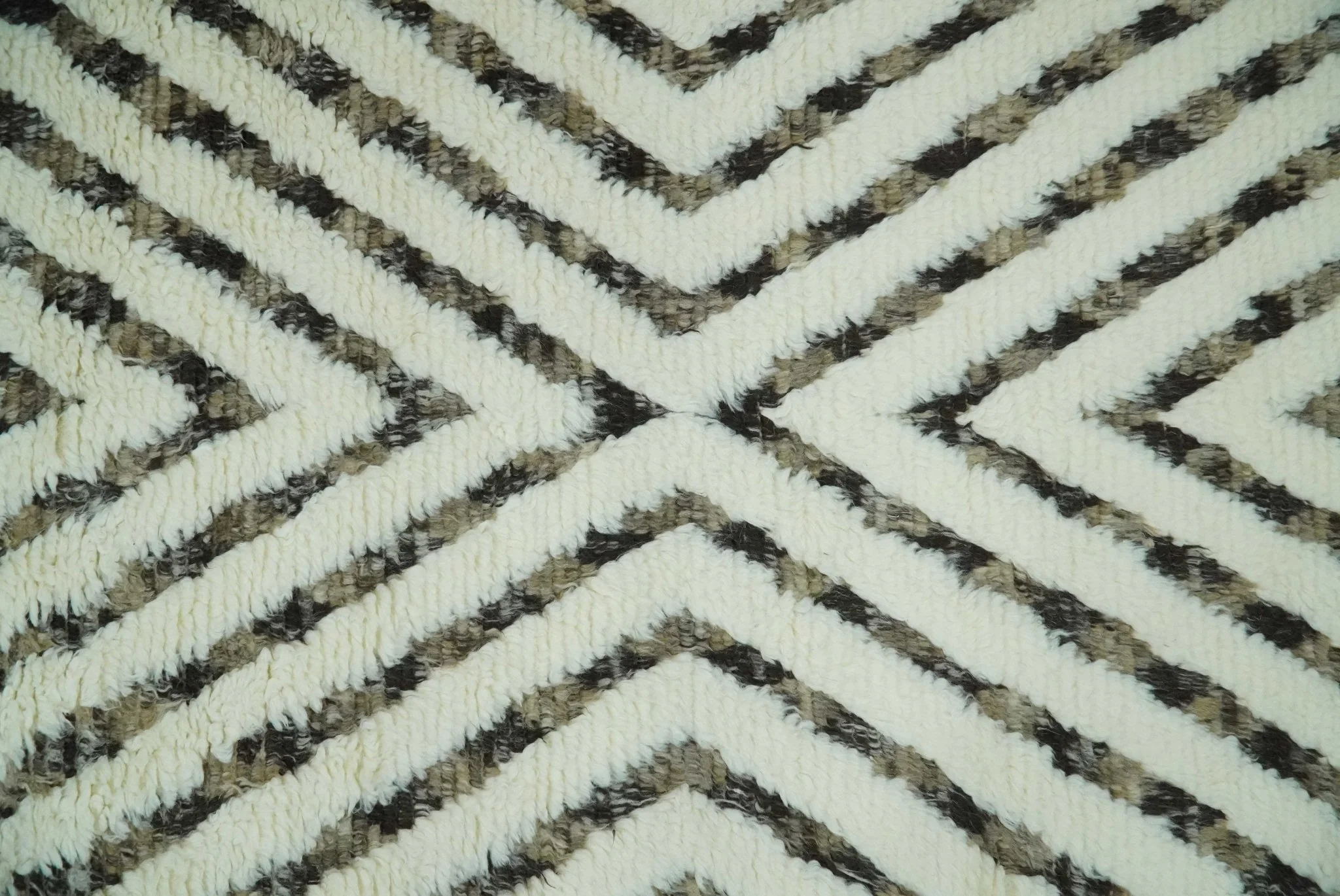 Ivory, Beige and Charcoal Modern Stripes Plush Pile Moroccan Style Hand knotted 5x8 wool Area Rug - Image 7