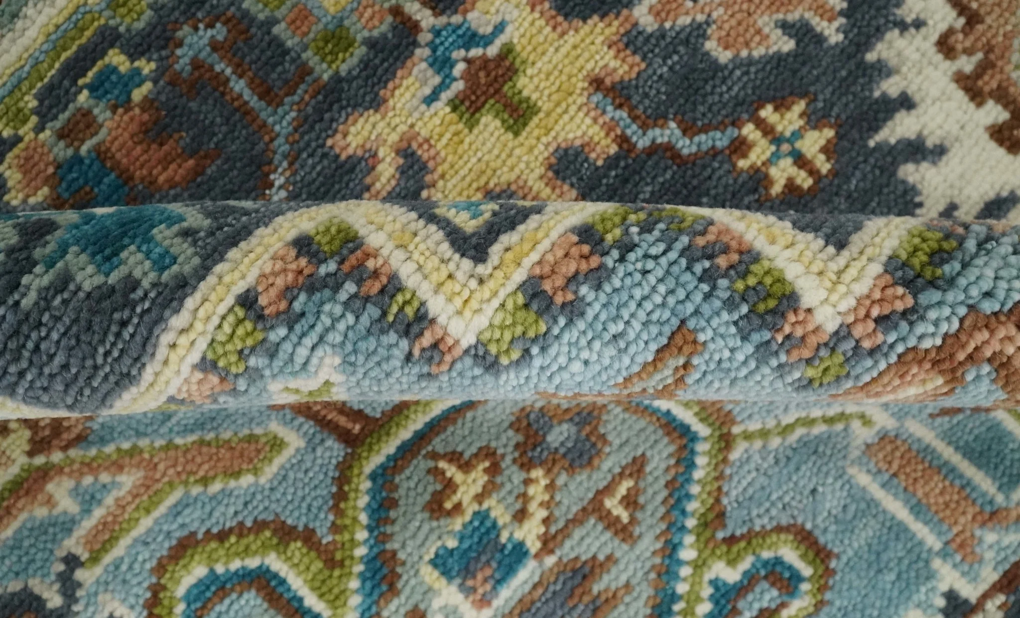 Vintage Style Ivory, Blue, Rust and Beige Hand knotted Traditional Heriz Multi Size wool Area Rug - Image 3