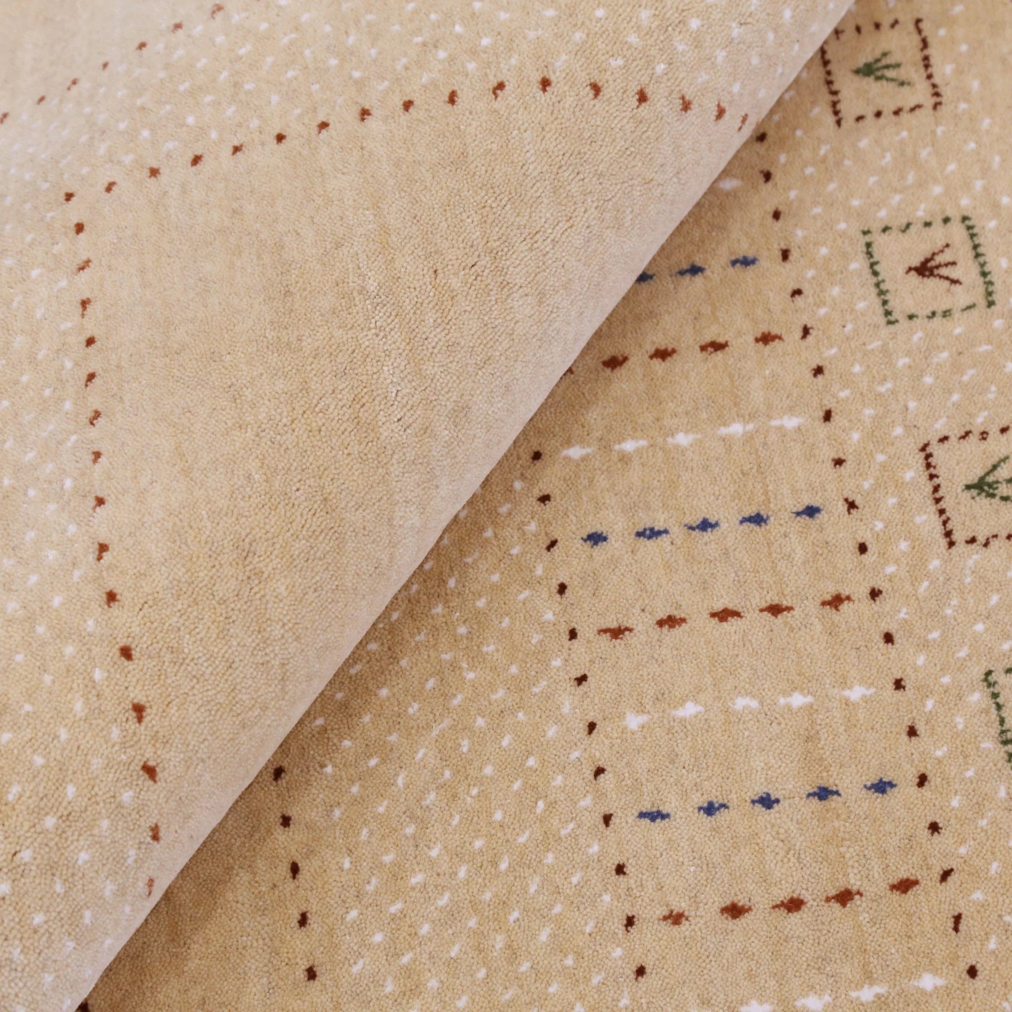 Ivory Contemporary Design Hand Loomed Wool Area Rug - Image 3