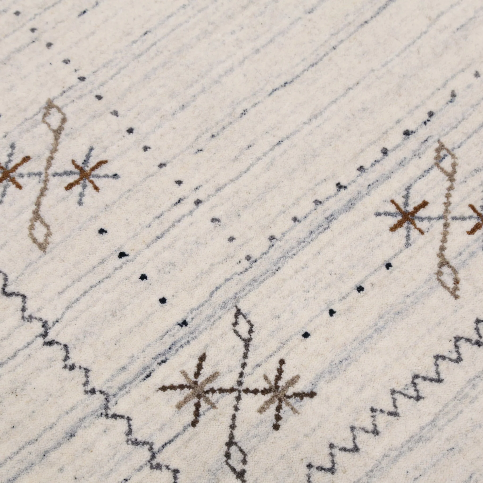 Ivory Gabbeh Border Design Hand Loomed Wool Rug - Image 10