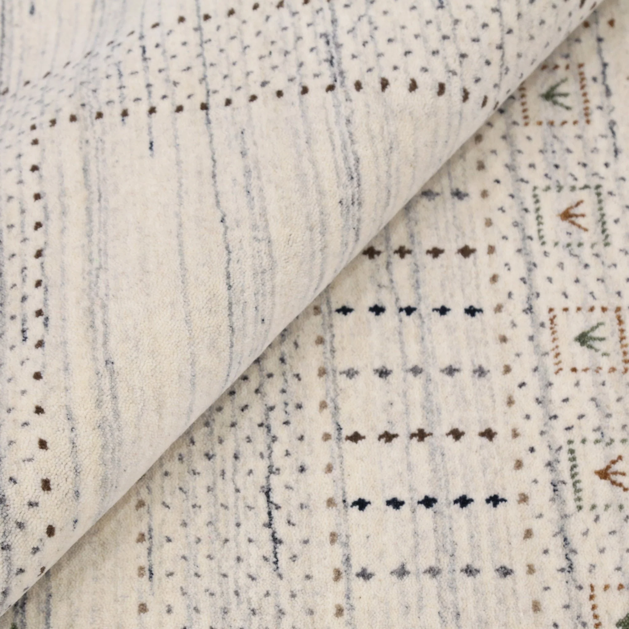 Ivory Gabbeh Design Hand Loomed Wool Area Rug - Image 10