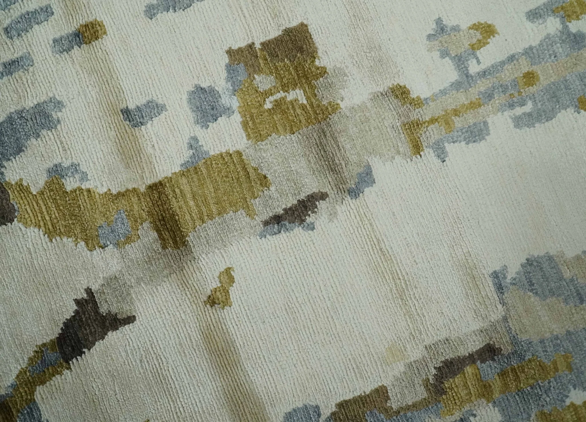 Ivory, Olive and Gray Modern Abstract 6x9 Hand Knotted Bamboo Silk Area Rug - Image 4