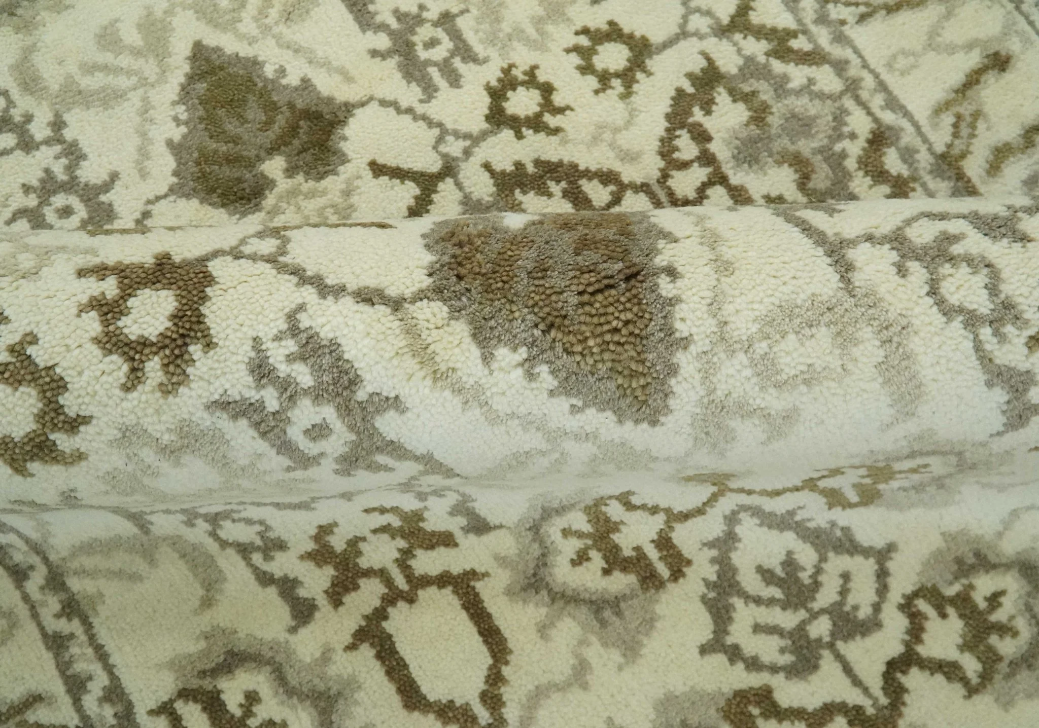 Ivory, Olive and Gray Traditional Hand Knotted Oriental Oushak 5x8 wool Area Rug - Image 6