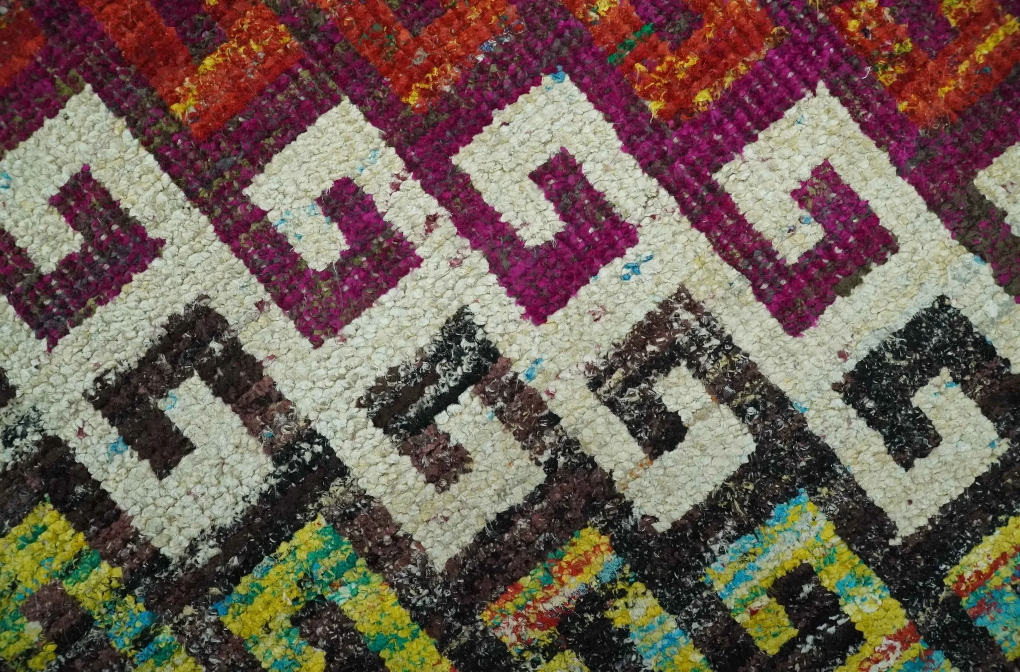 5.6x8.6 Ivory, Rust, Black and Mustard Greek key design Hand Knotted wool area rug - Image 4