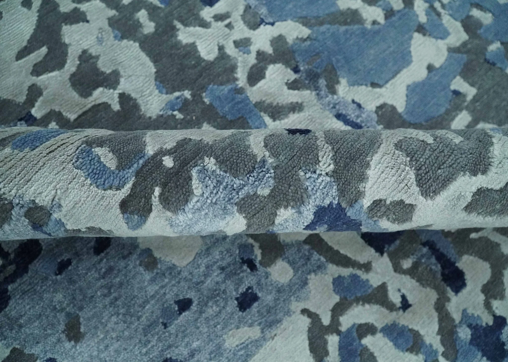 8x10 Ivory, Silver, Blue and Blue Modern Abstract Hand Knotted Wool and Bamboo Silk Area Rug - Image 6