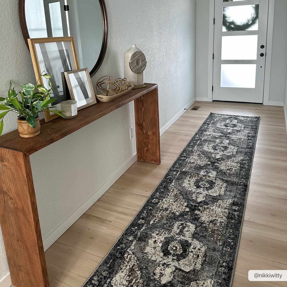 Antique Style Ivory, Tan, Charcoal and Gray Transitional Design Area Rug - Image 4