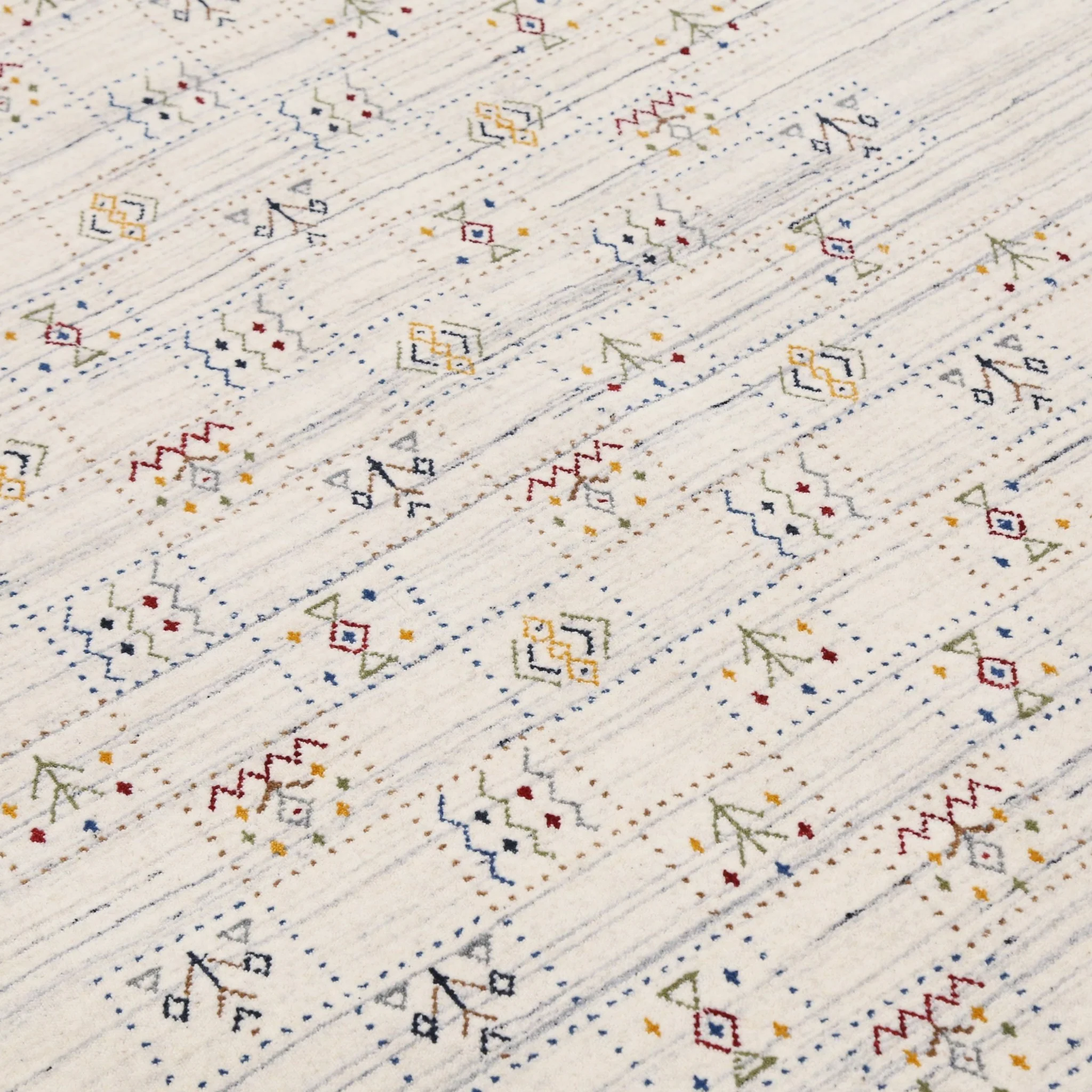 Ivory Tribal Design Hand Loomed Wool Area Rug - Image 10