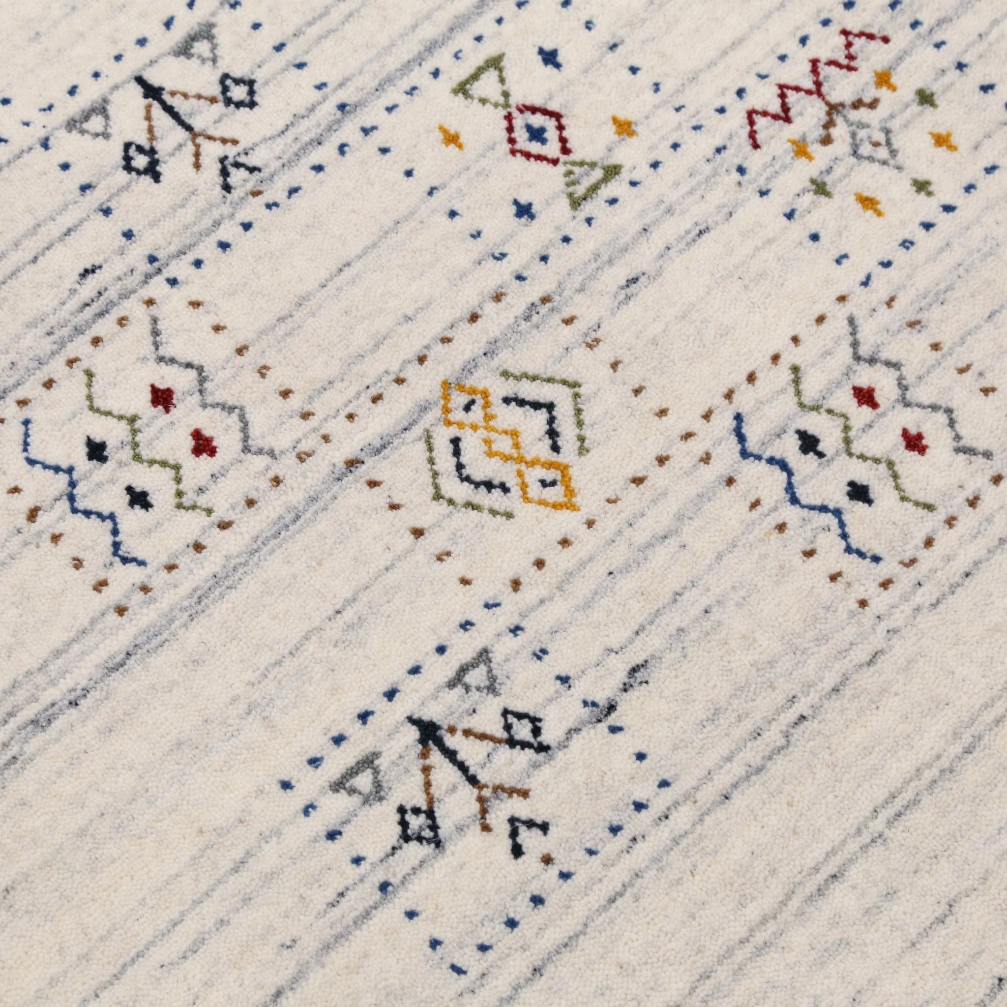 Ivory Tribal Design Hand Loomed Wool Area Rug - Image 11