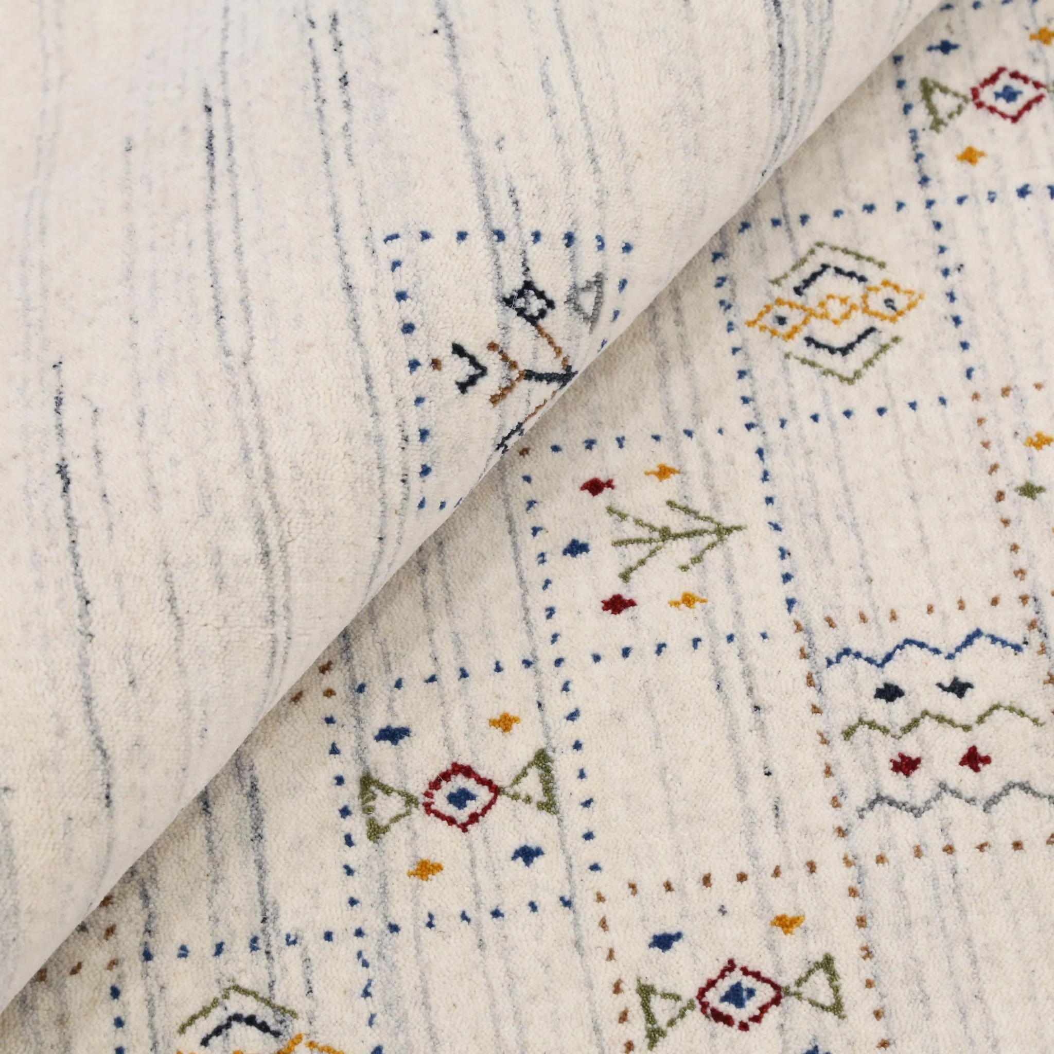 Ivory Tribal Design Hand Loomed Wool Area Rug - Image 8