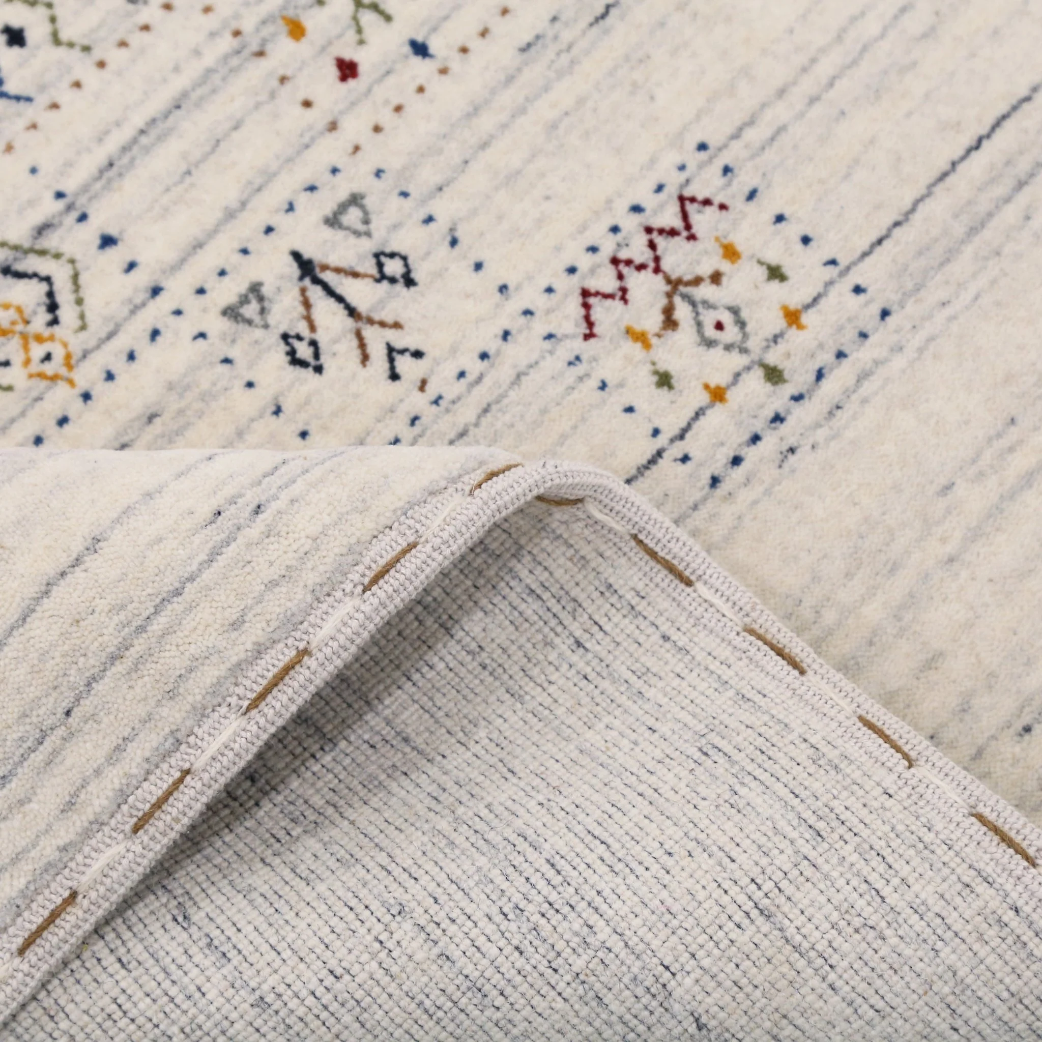 Ivory Tribal Design Hand Loomed Wool Area Rug - Image 9
